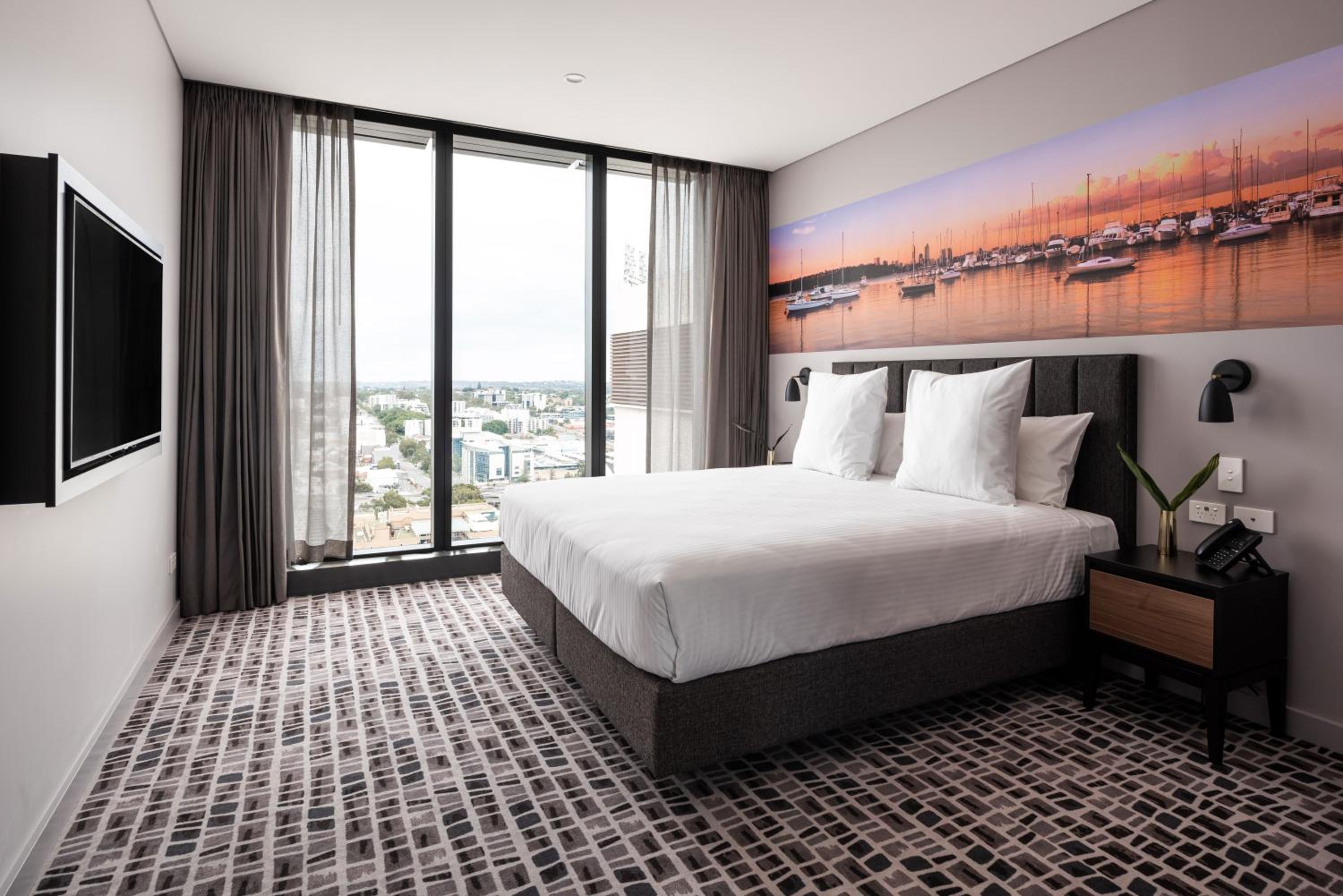 Executive King Suite - Photo 11