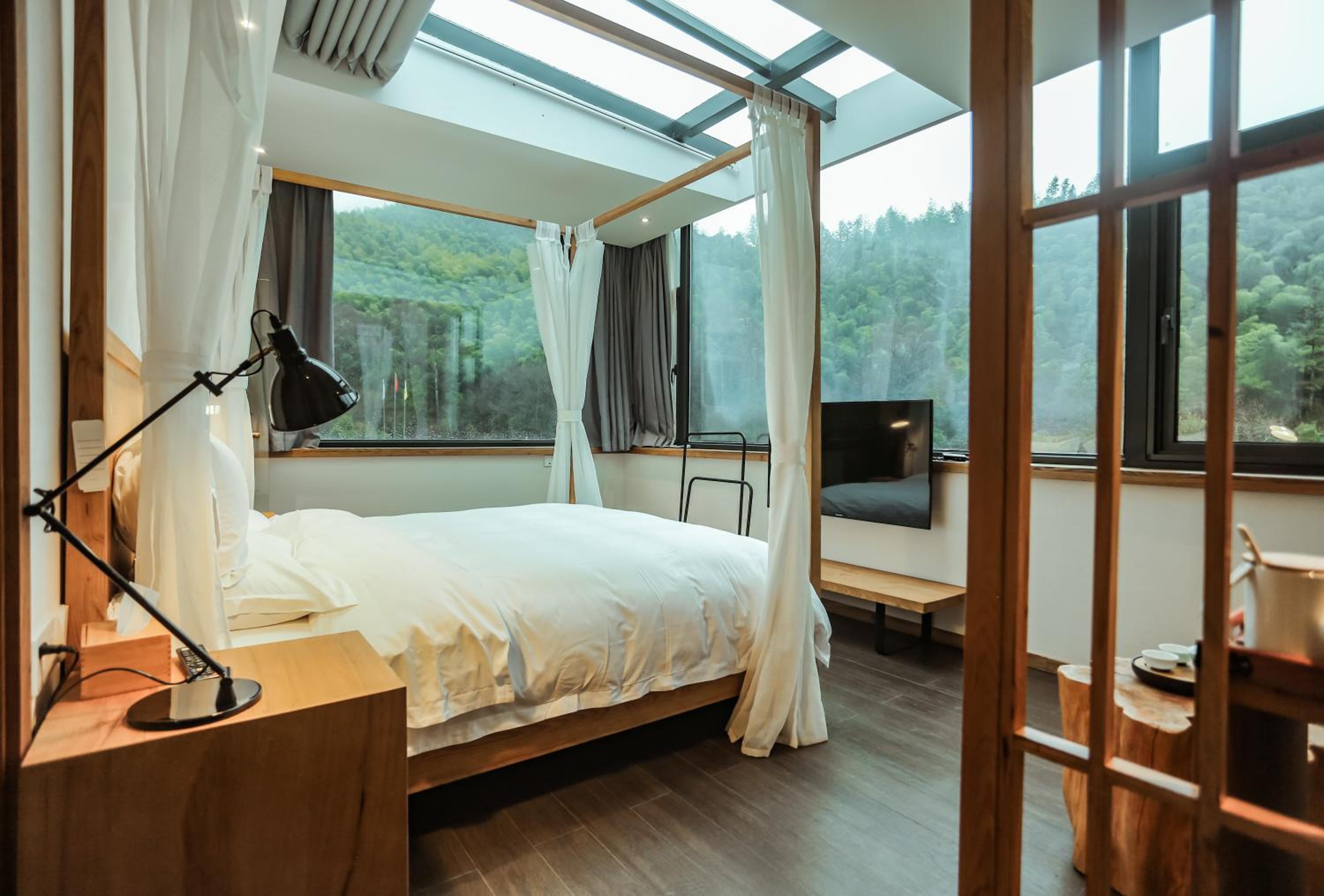 Deluxe Double Room with Mountain View