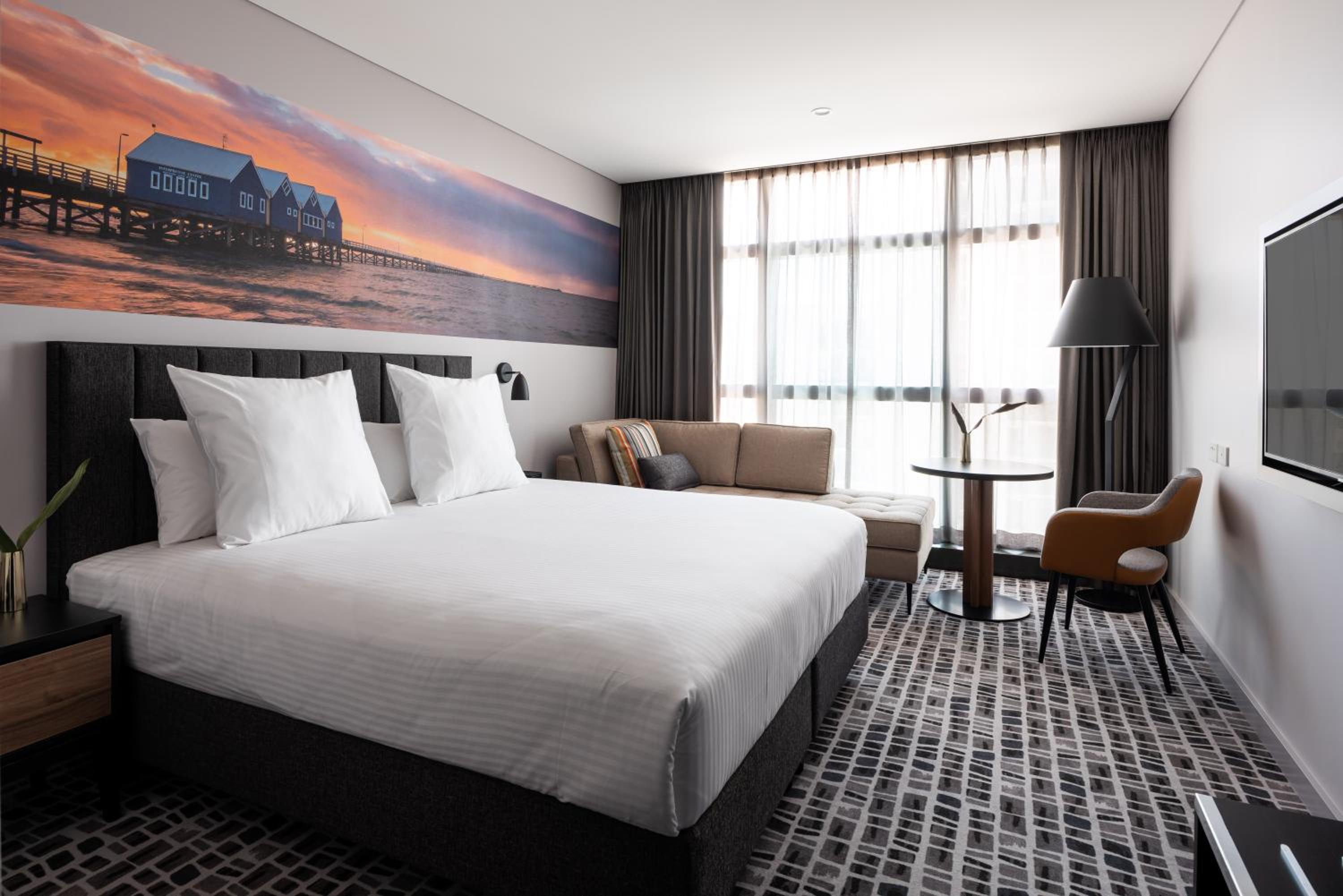 Superior King Room - Photo 3