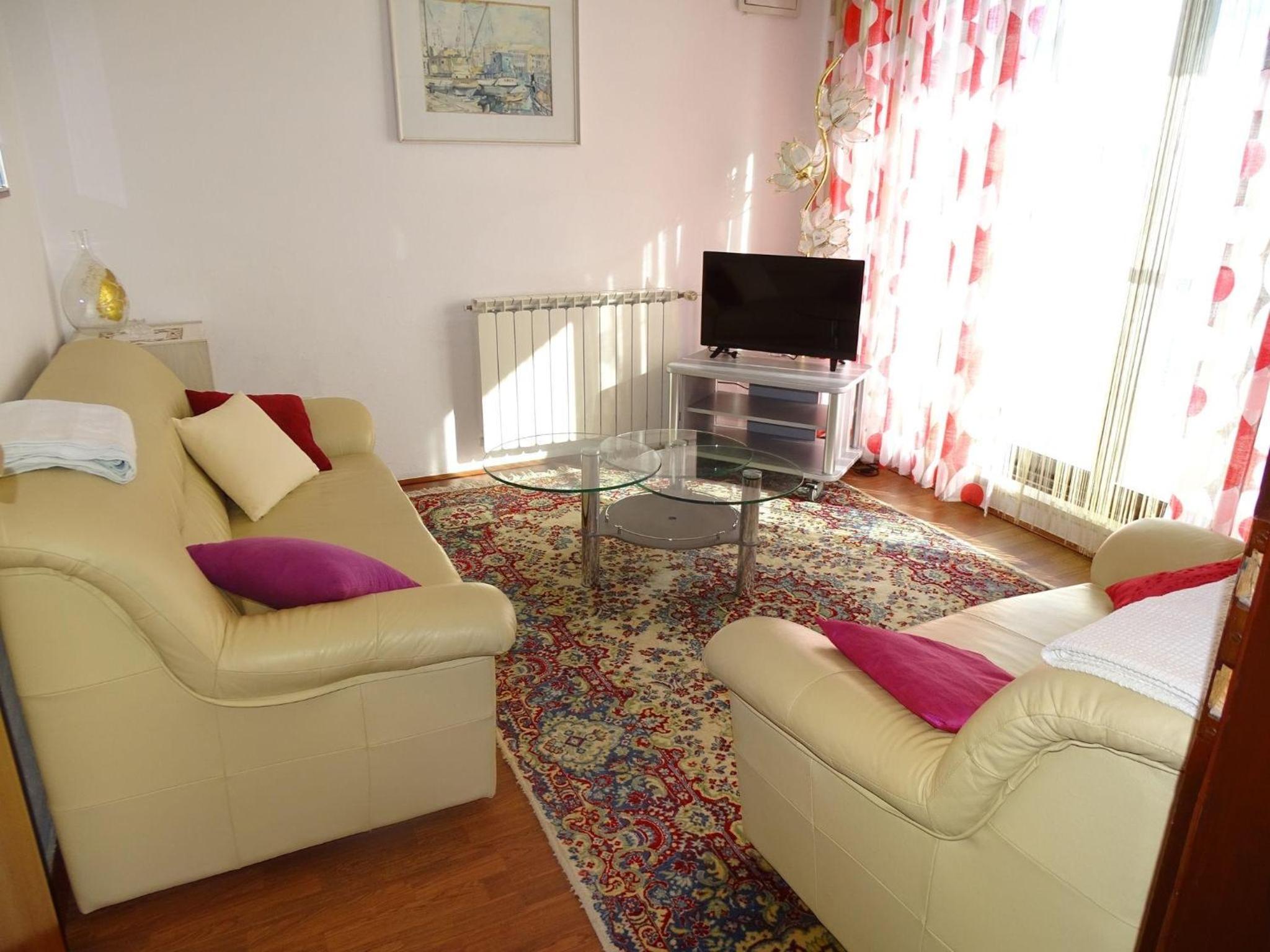 Apartment photo 1