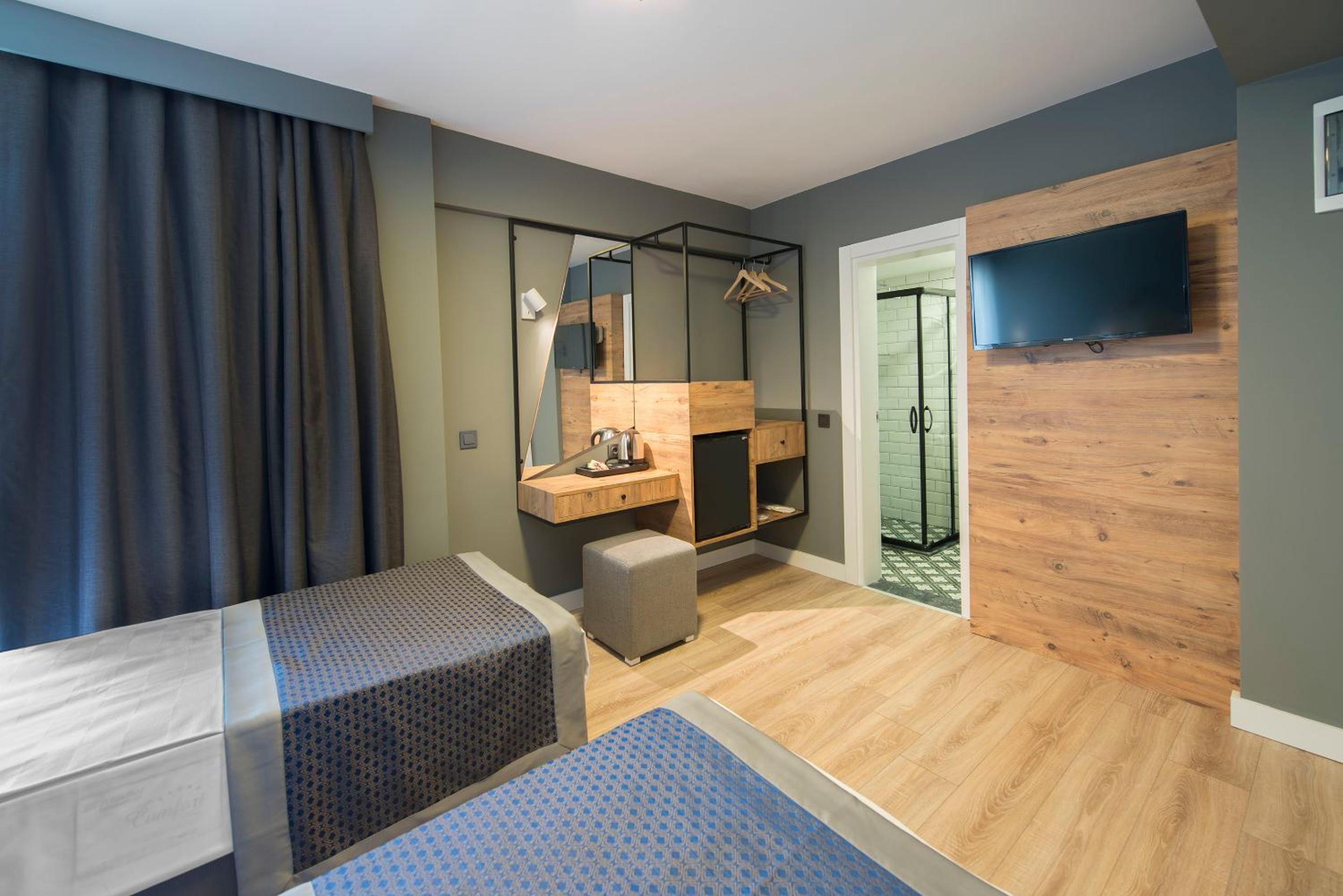 Large Double Room