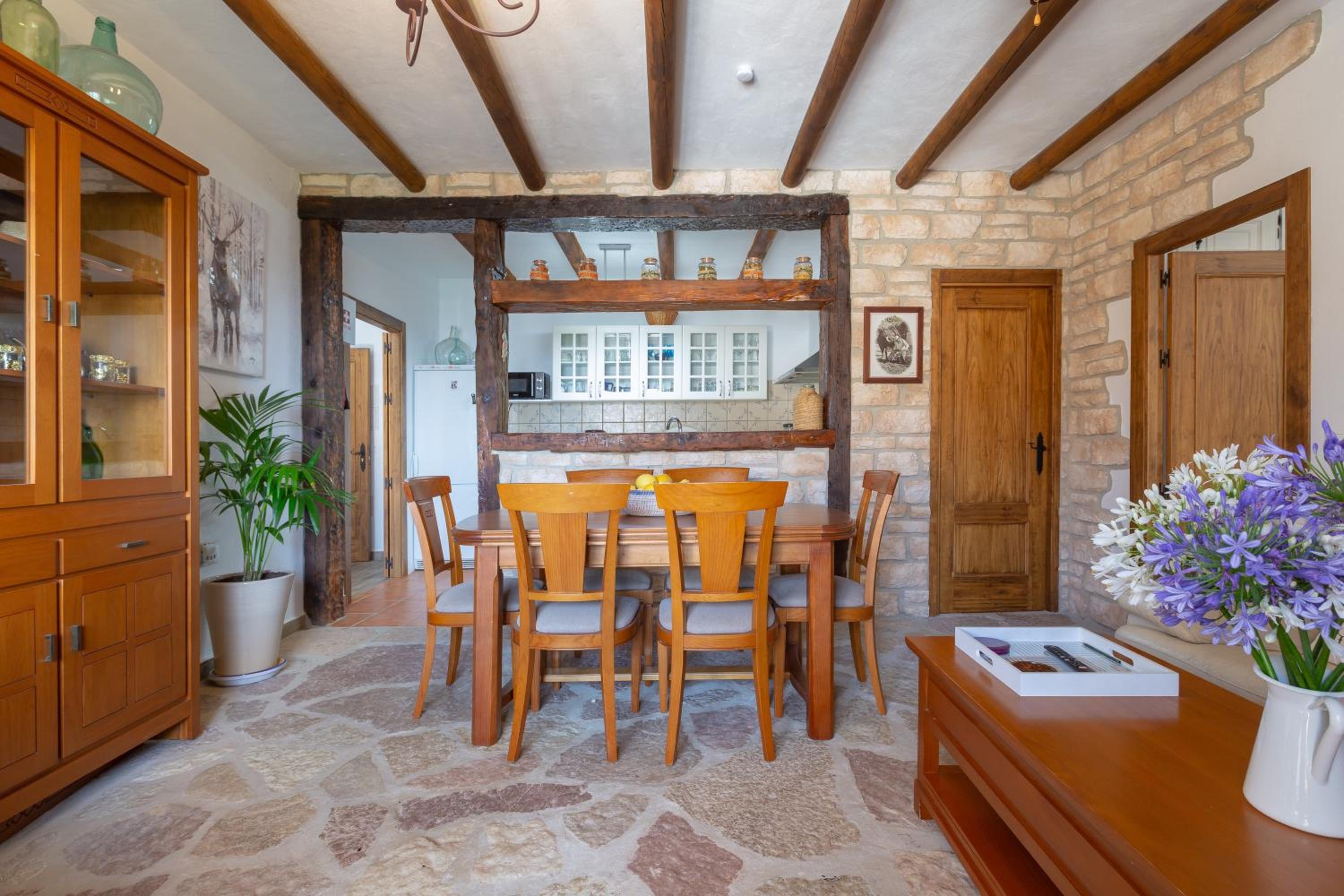 Three-Bedroom House - Photo 3