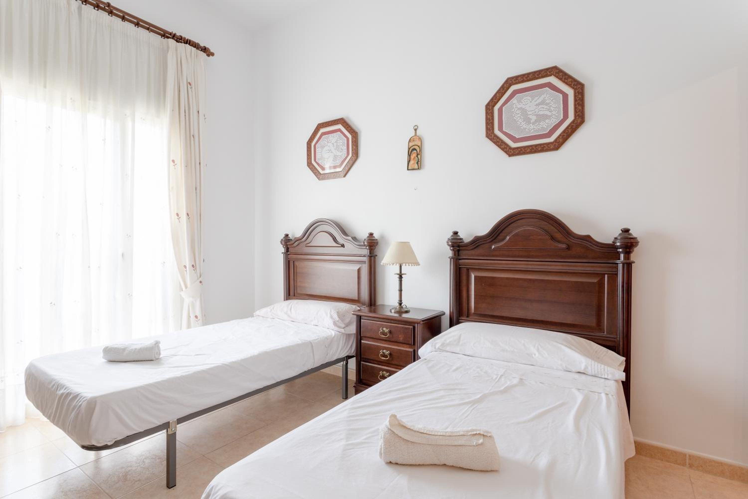 Three-Bedroom Premium Apartment with Balcony photo 3
