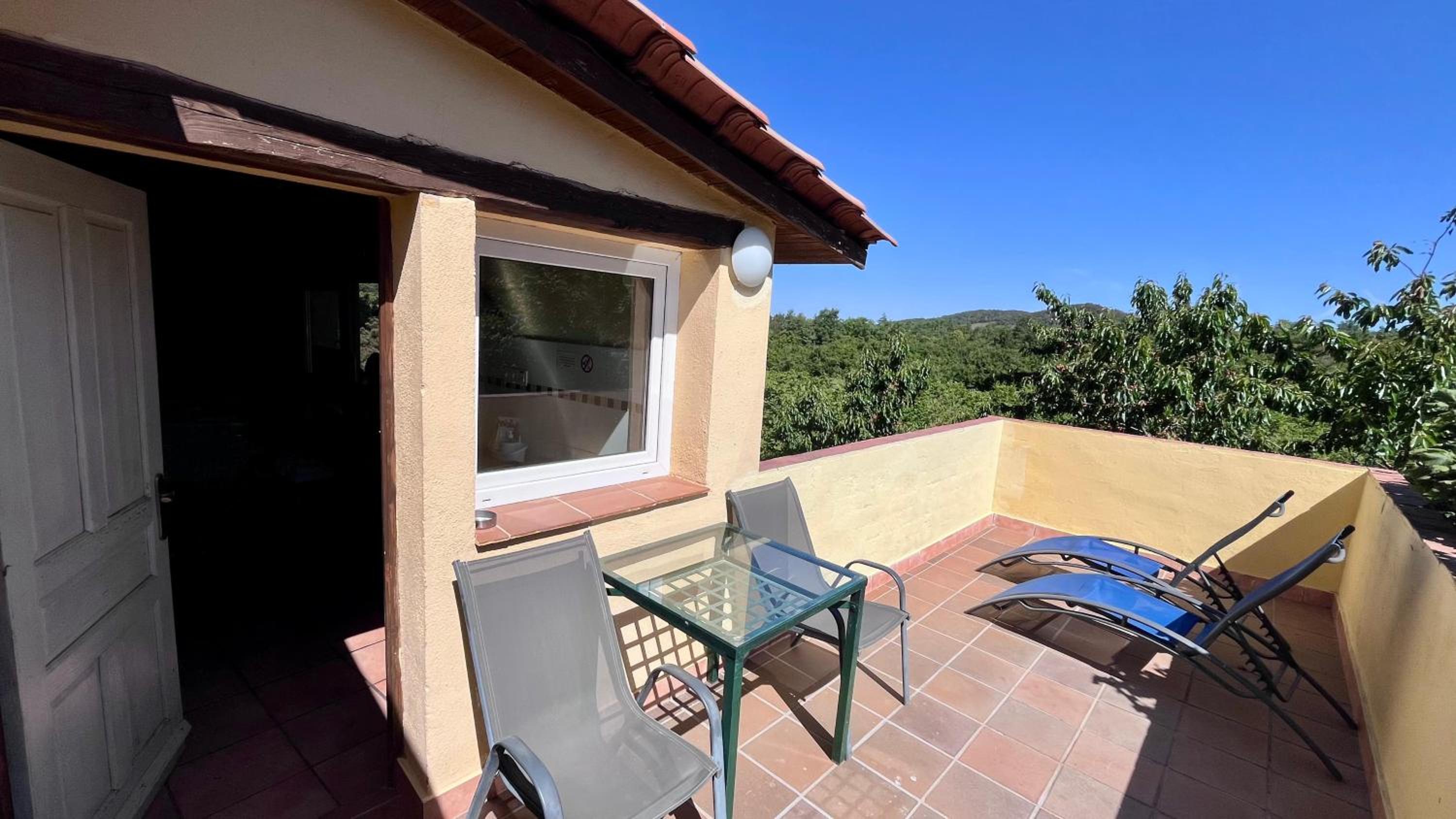 Deluxe One-Bedroom Apartment with Garden View