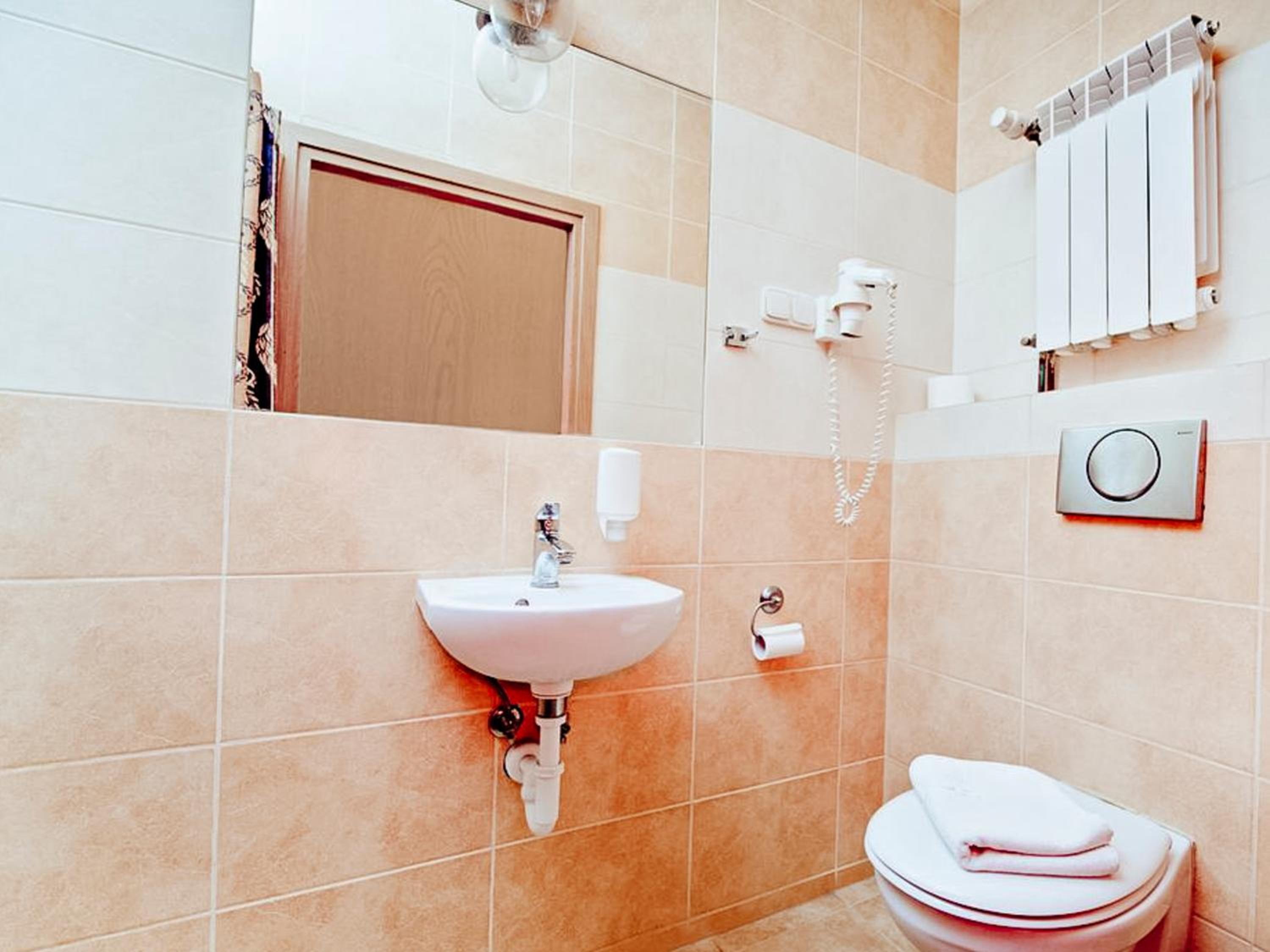 Double Room - Photo 12