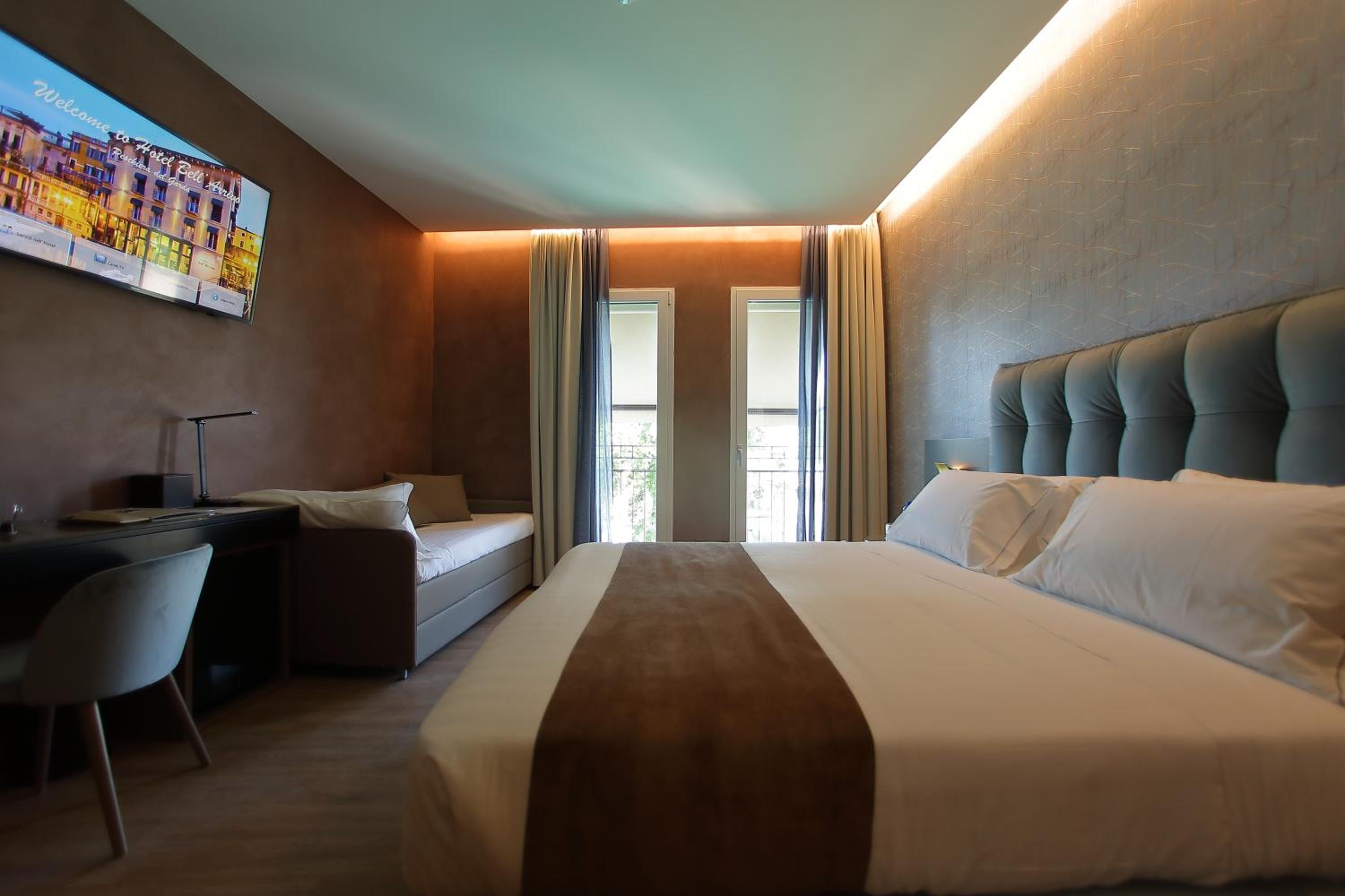Triple Room with Lake View