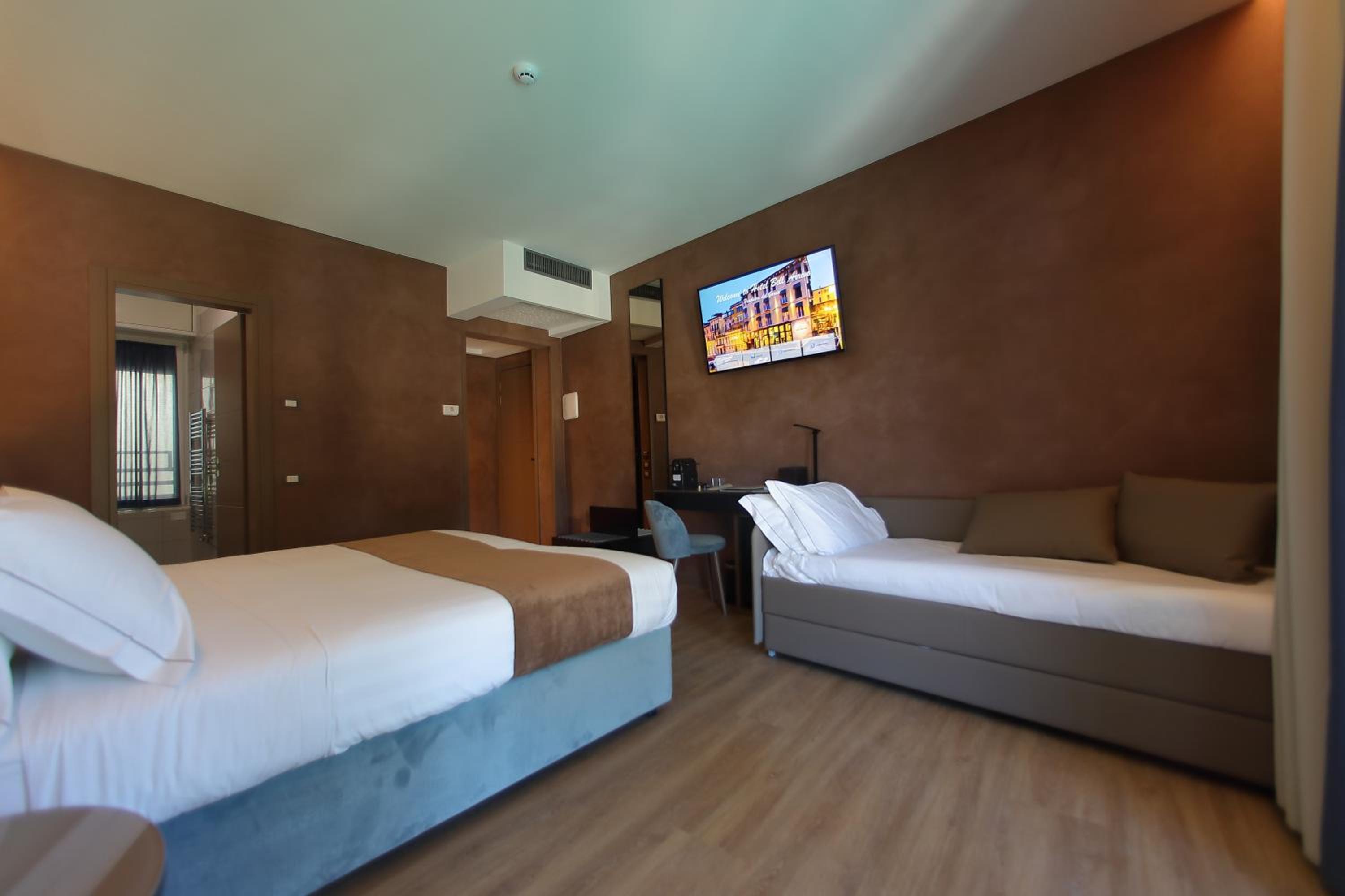 Triple Room with Balcony - Photo 1