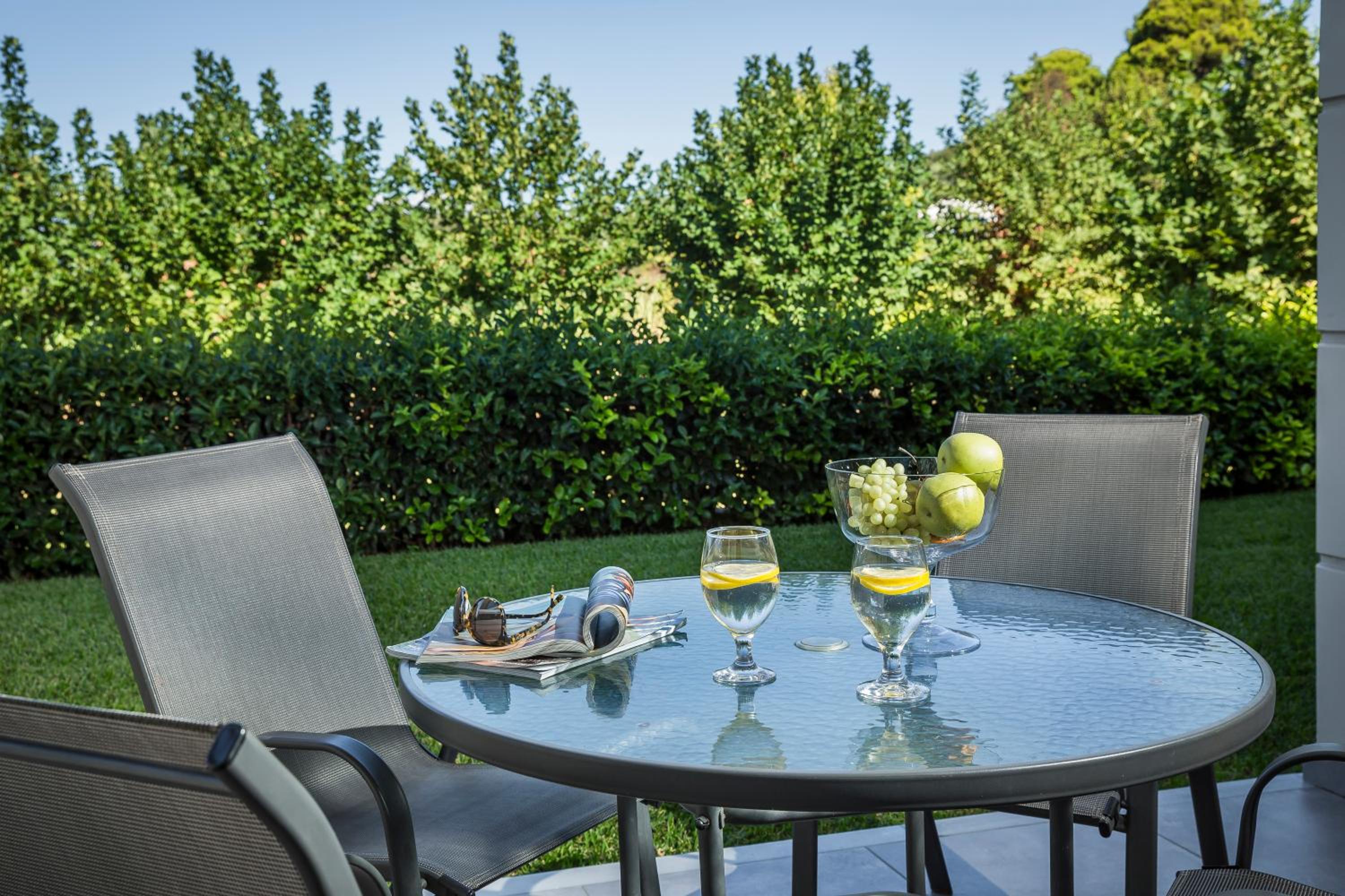 Superior Suite - Photo 9