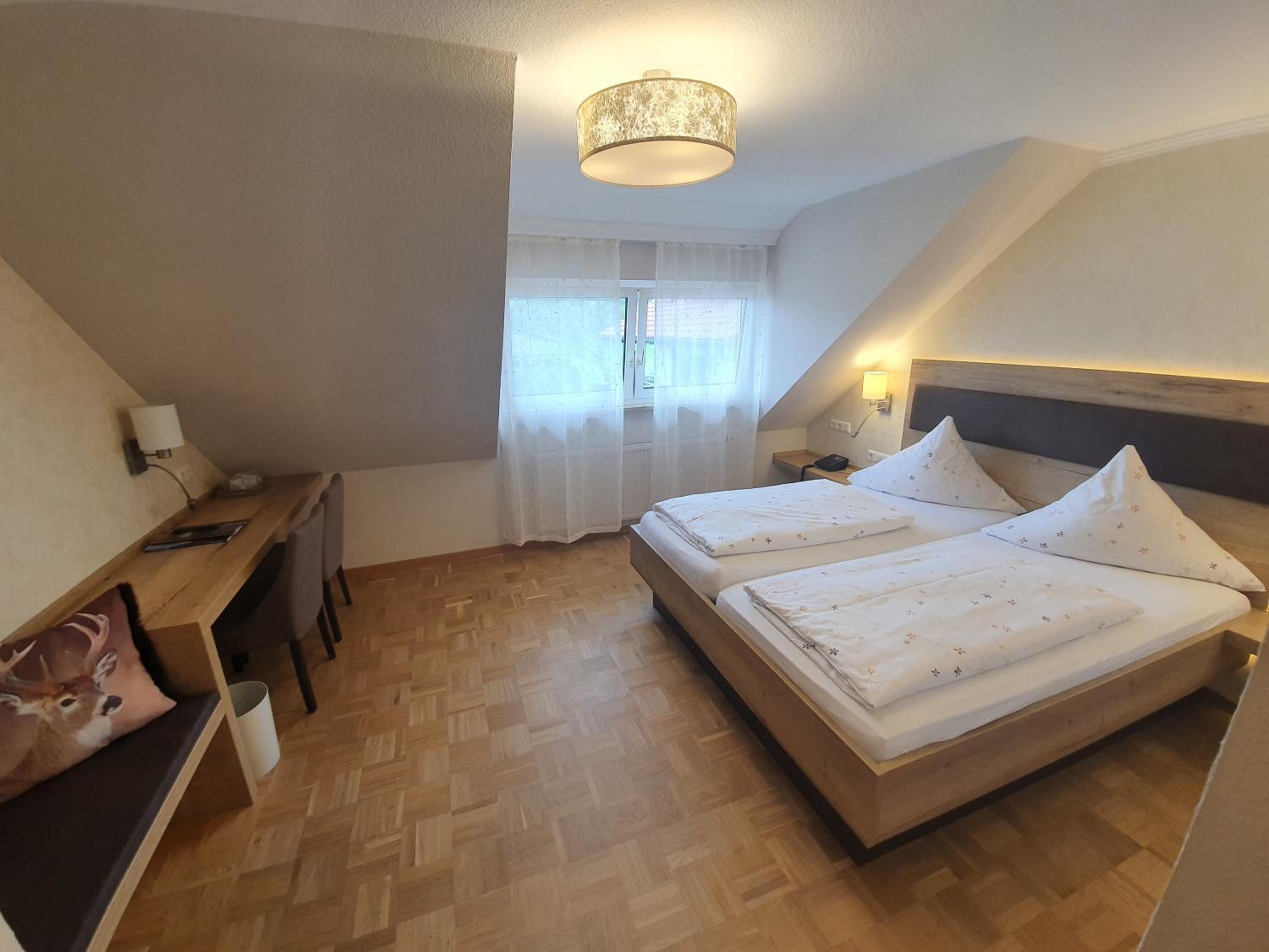 Economy Double Room photo 3