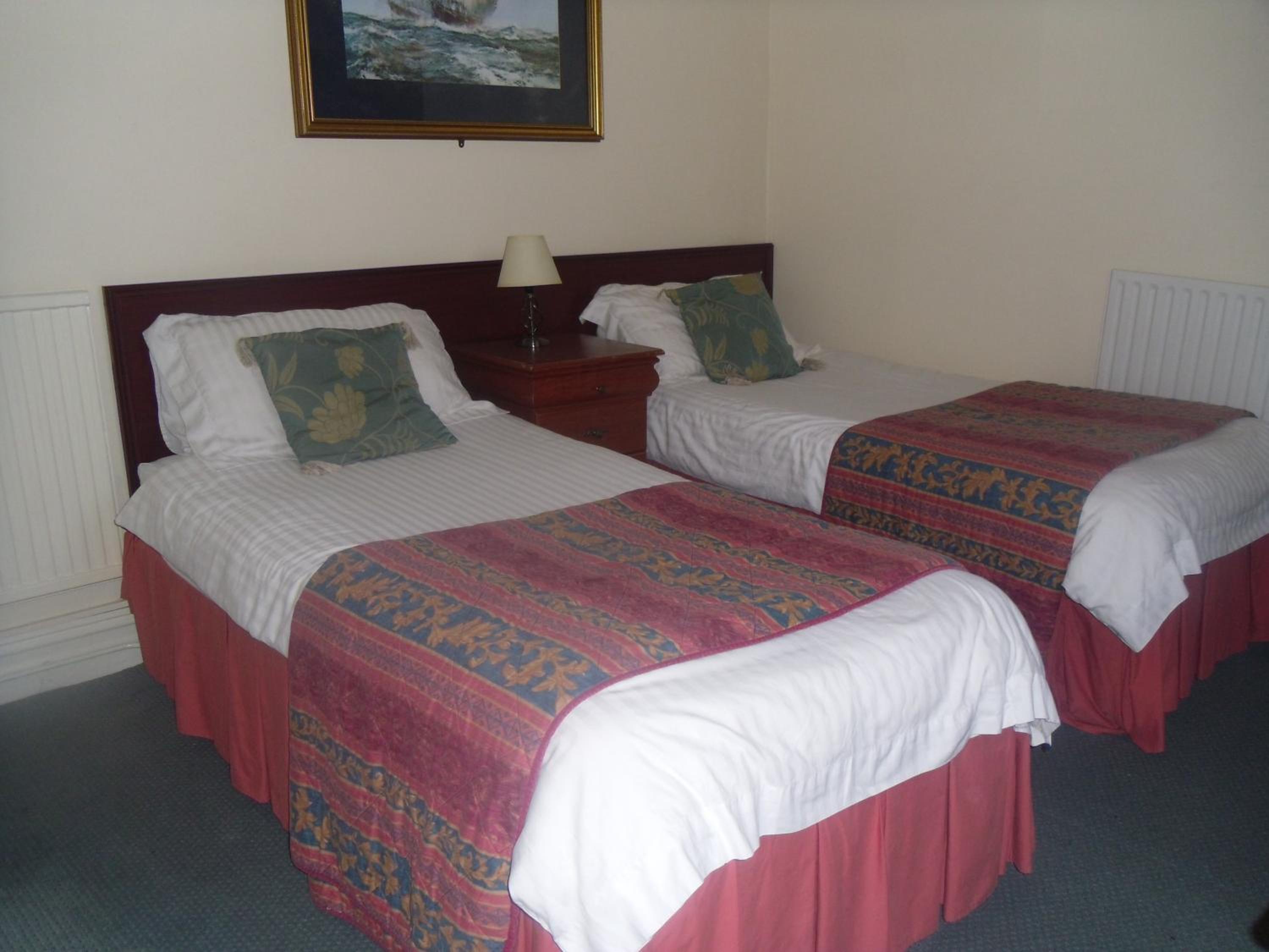 Standard Twin Room - Photo 2