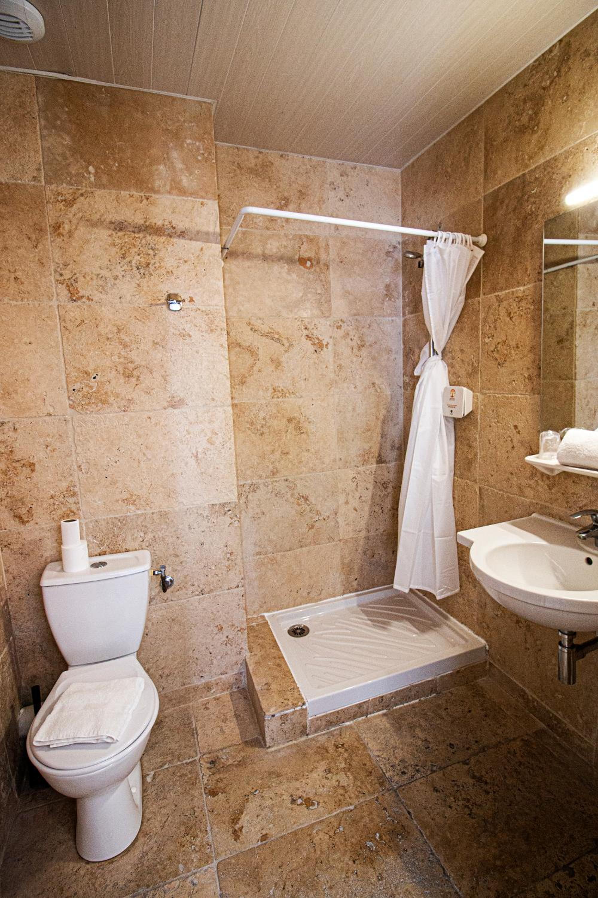 Triple Room - Photo 5
