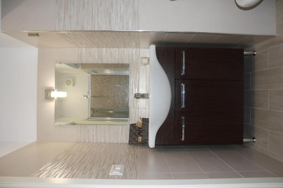 Large Double Room - Photo 8