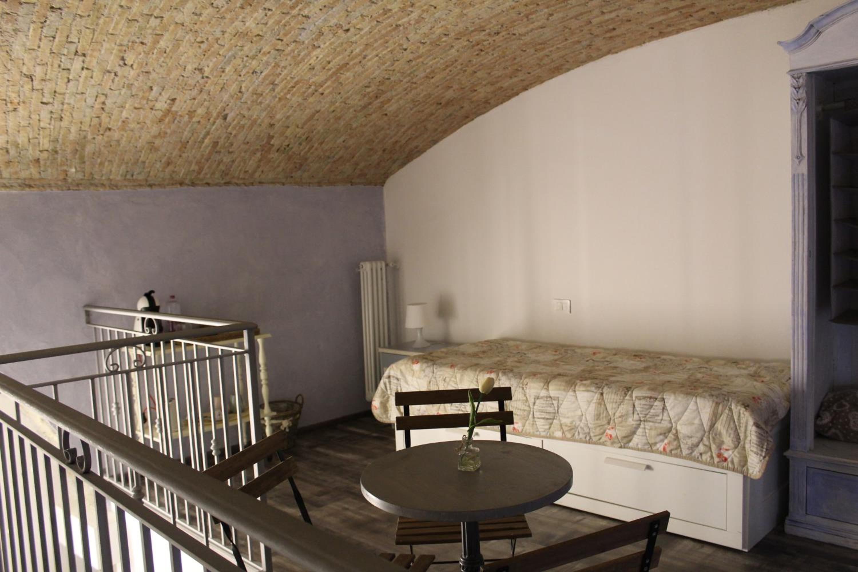 Quadruple Room with Private Bathroom - Photo 19