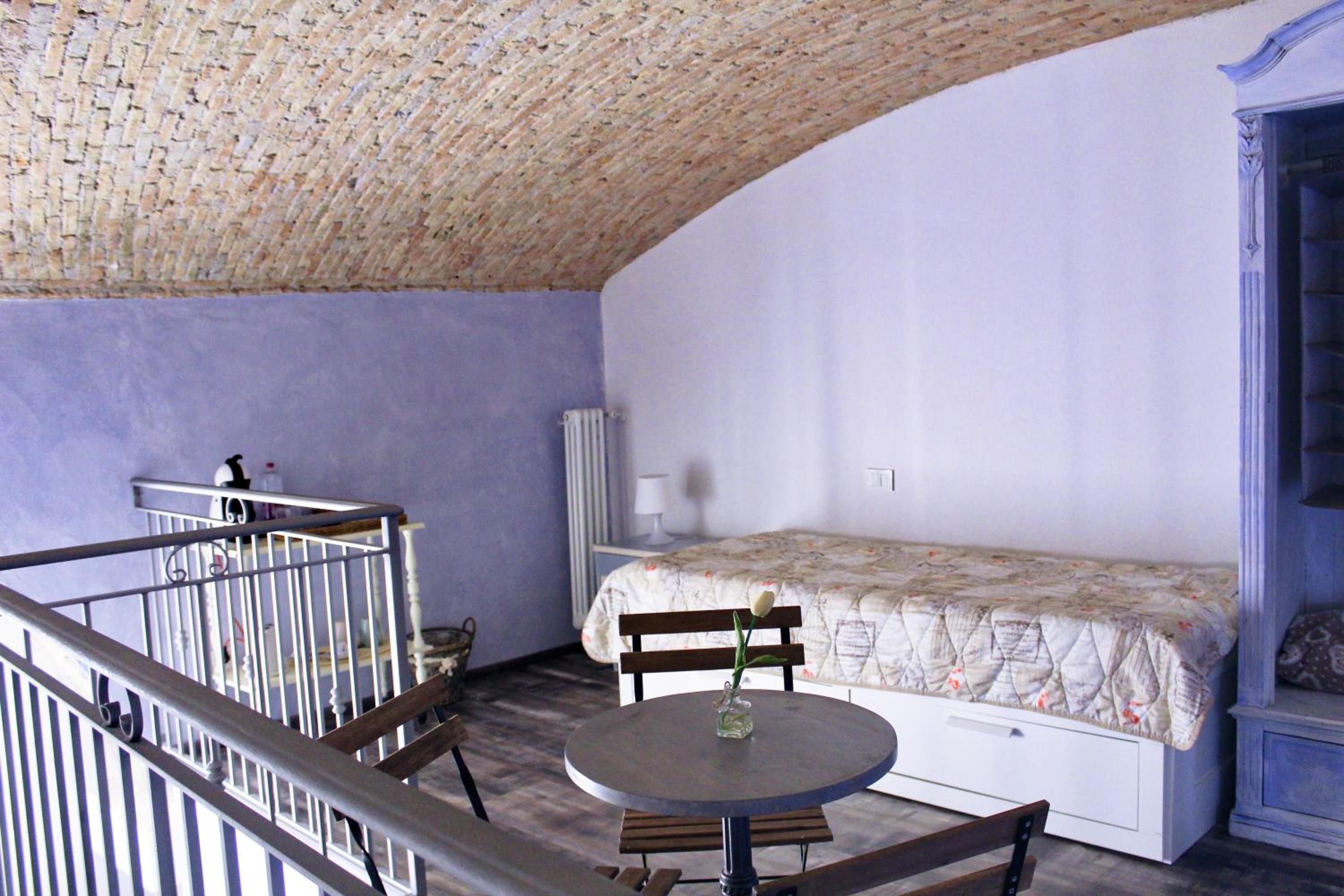 Quadruple Room with Private Bathroom - Photo 6