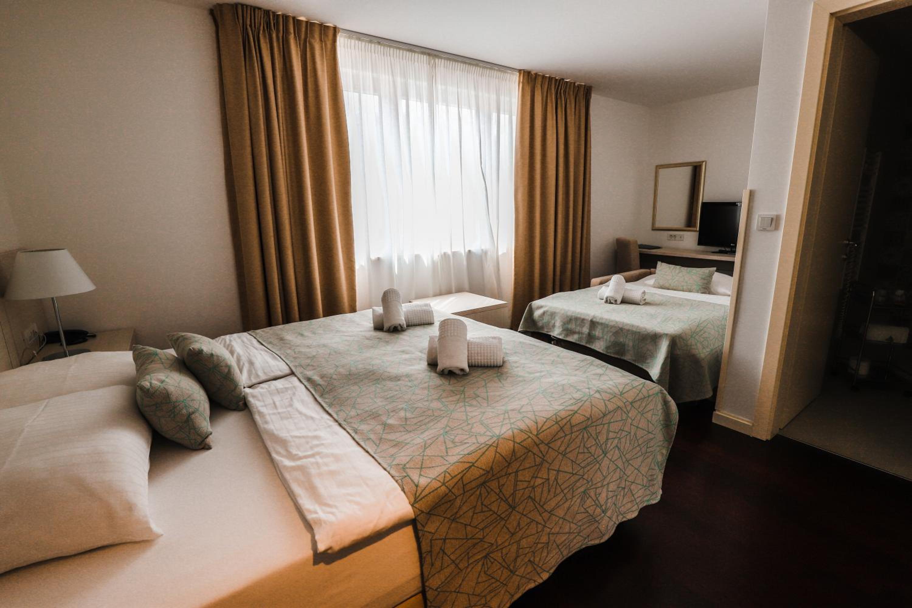 Superior Triple Room photo 2