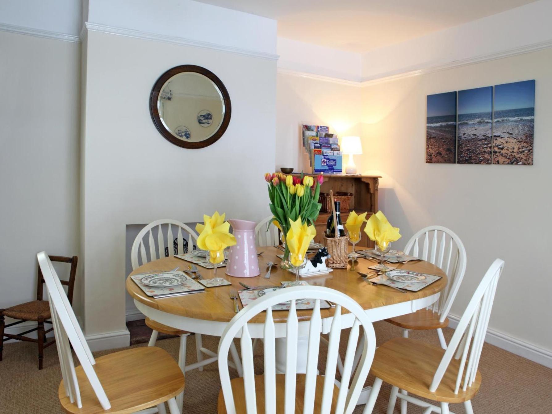 Three-Bedroom Cottage photo 3