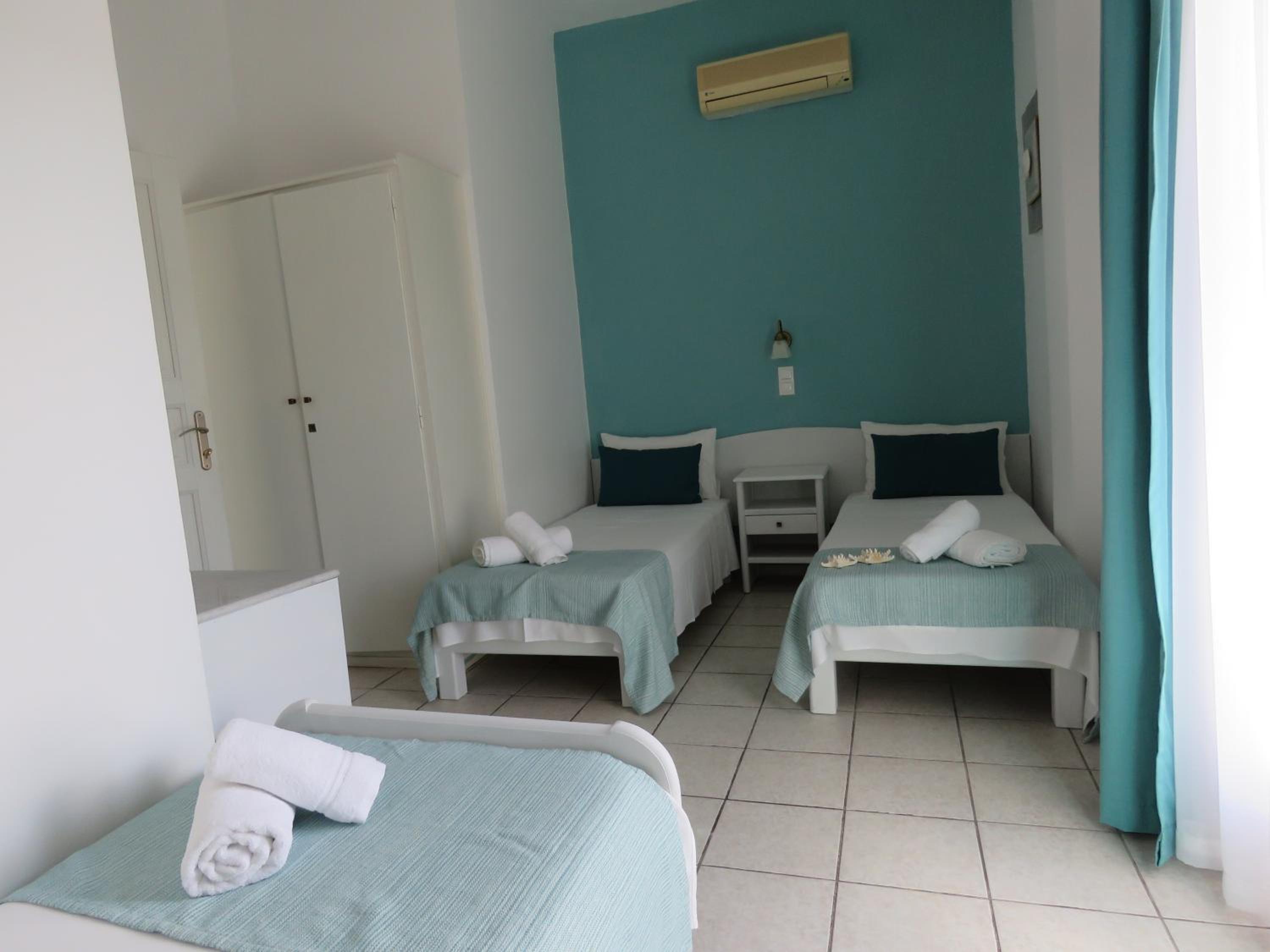 Triple Room with View - Photo 6