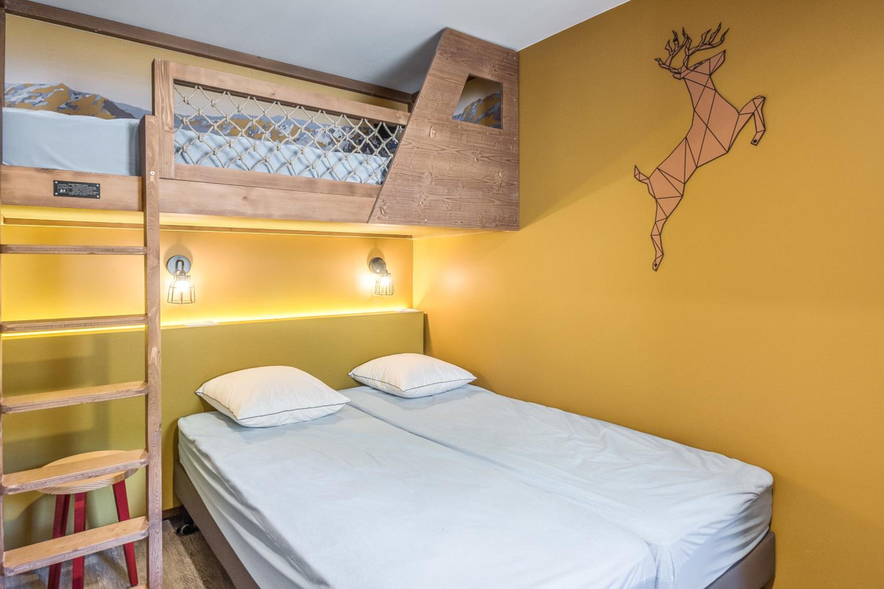 Prestige One-Bedroom Apartment (5 People) photo 2