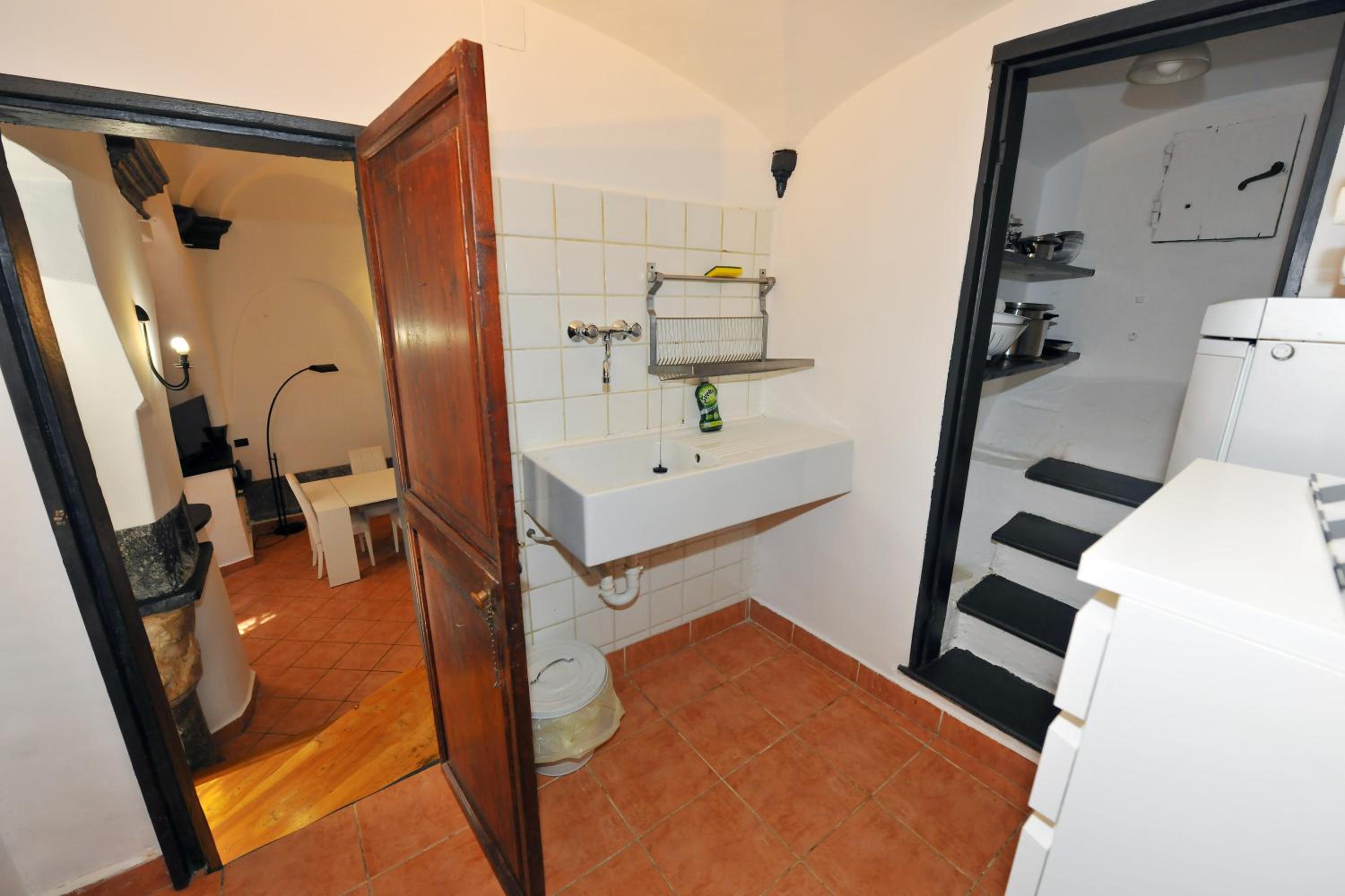 Two-Bedroom Apartment - Photo 24