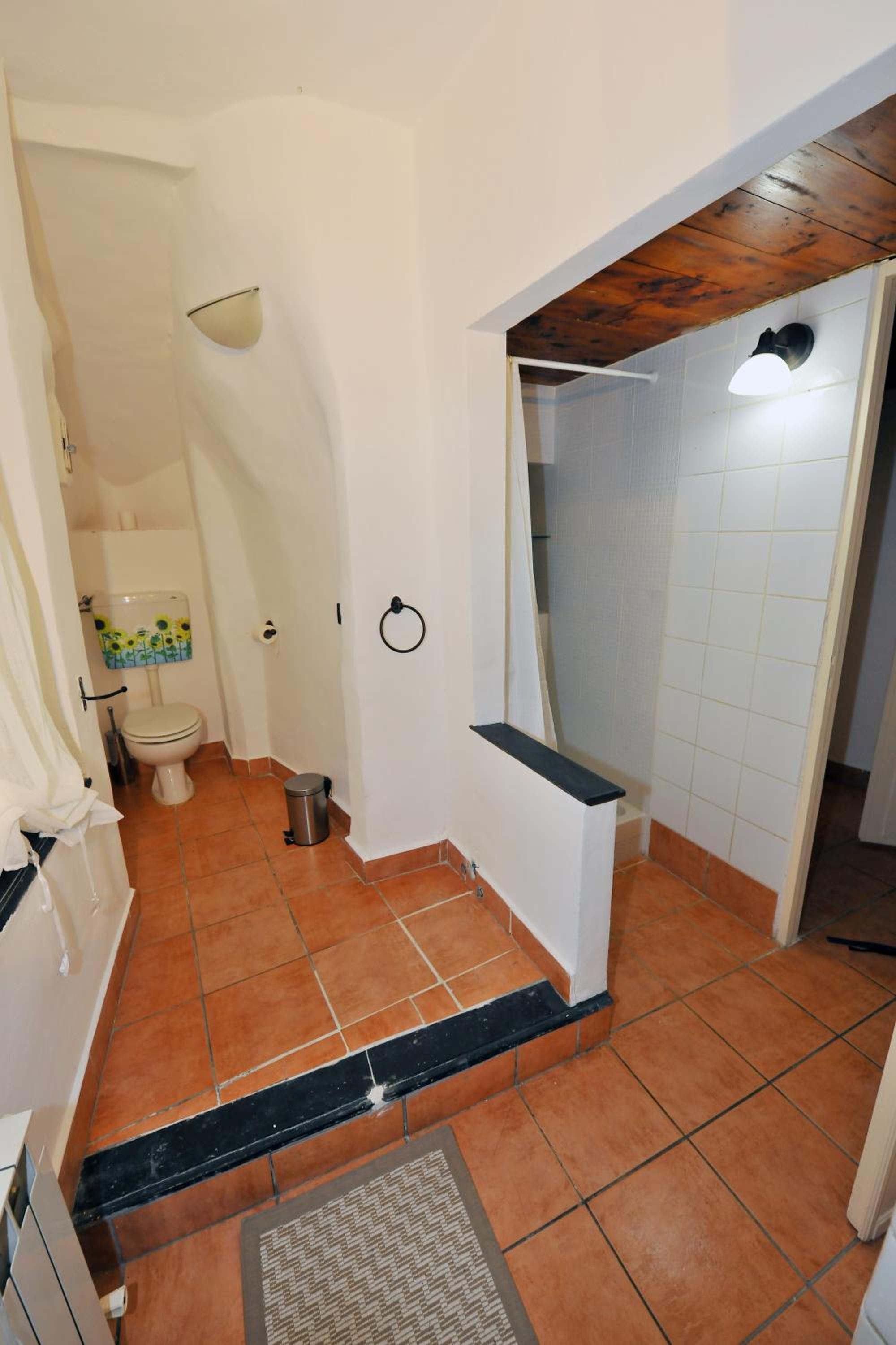 Two-Bedroom Apartment - Photo 16