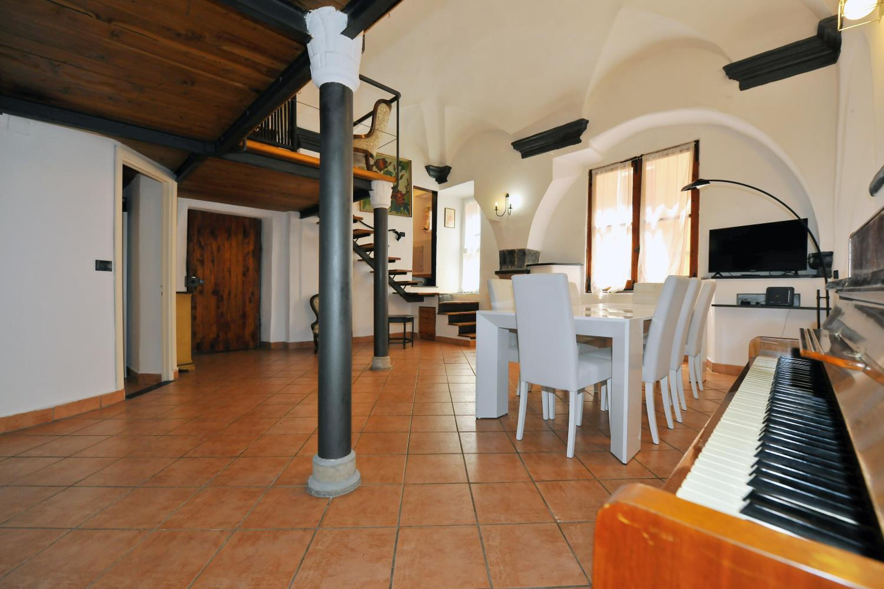Two-Bedroom Apartment - Photo 19