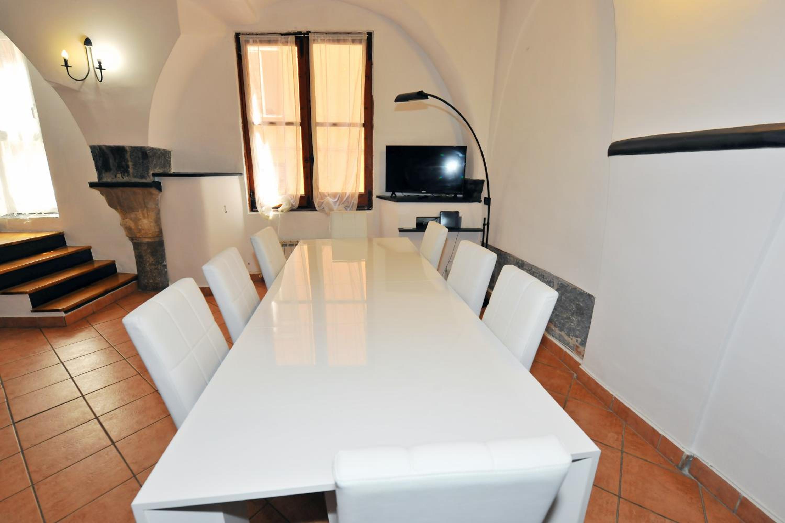 Two-Bedroom Apartment - Photo 3