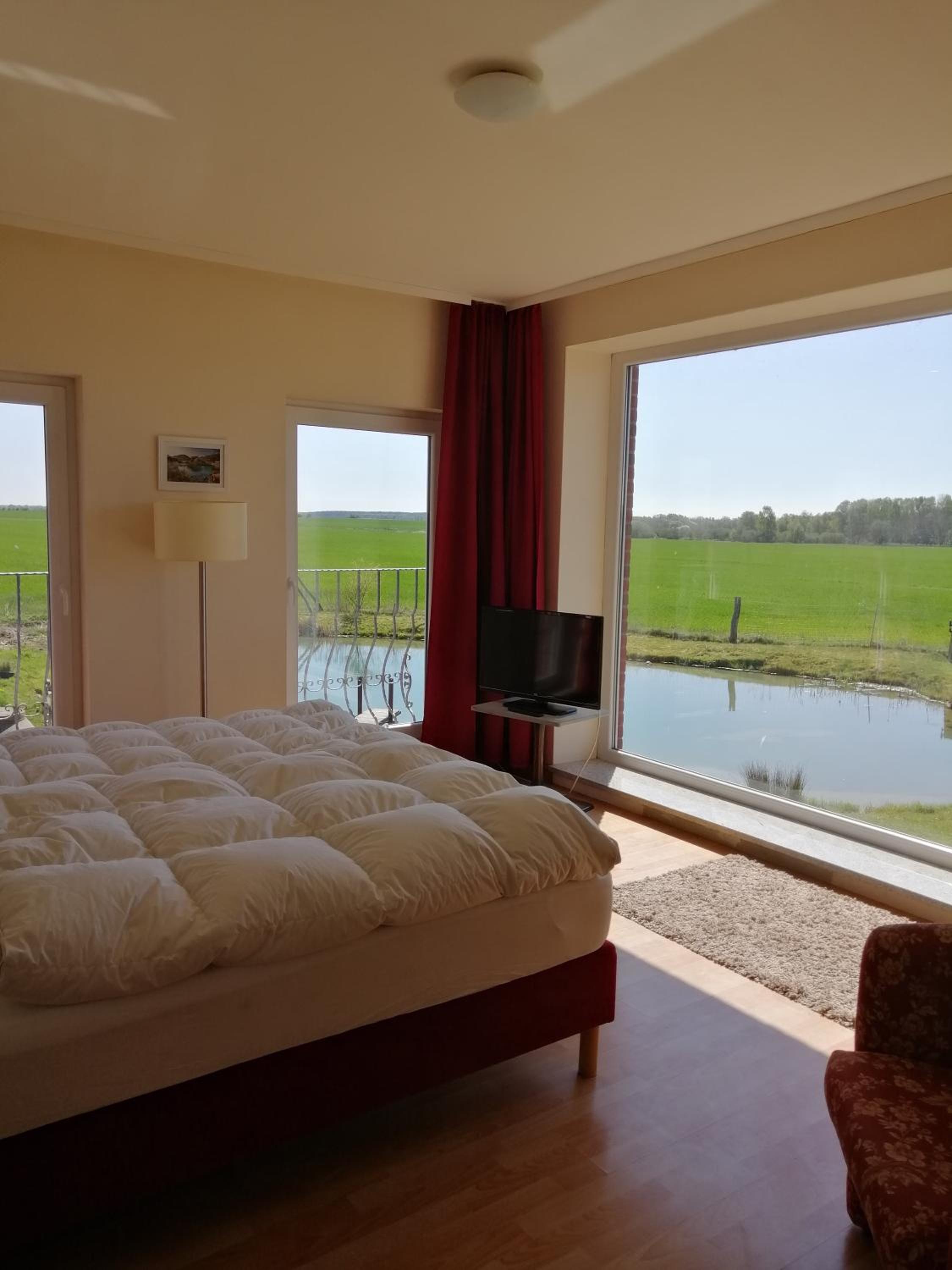 Deluxe Room - Photo 2