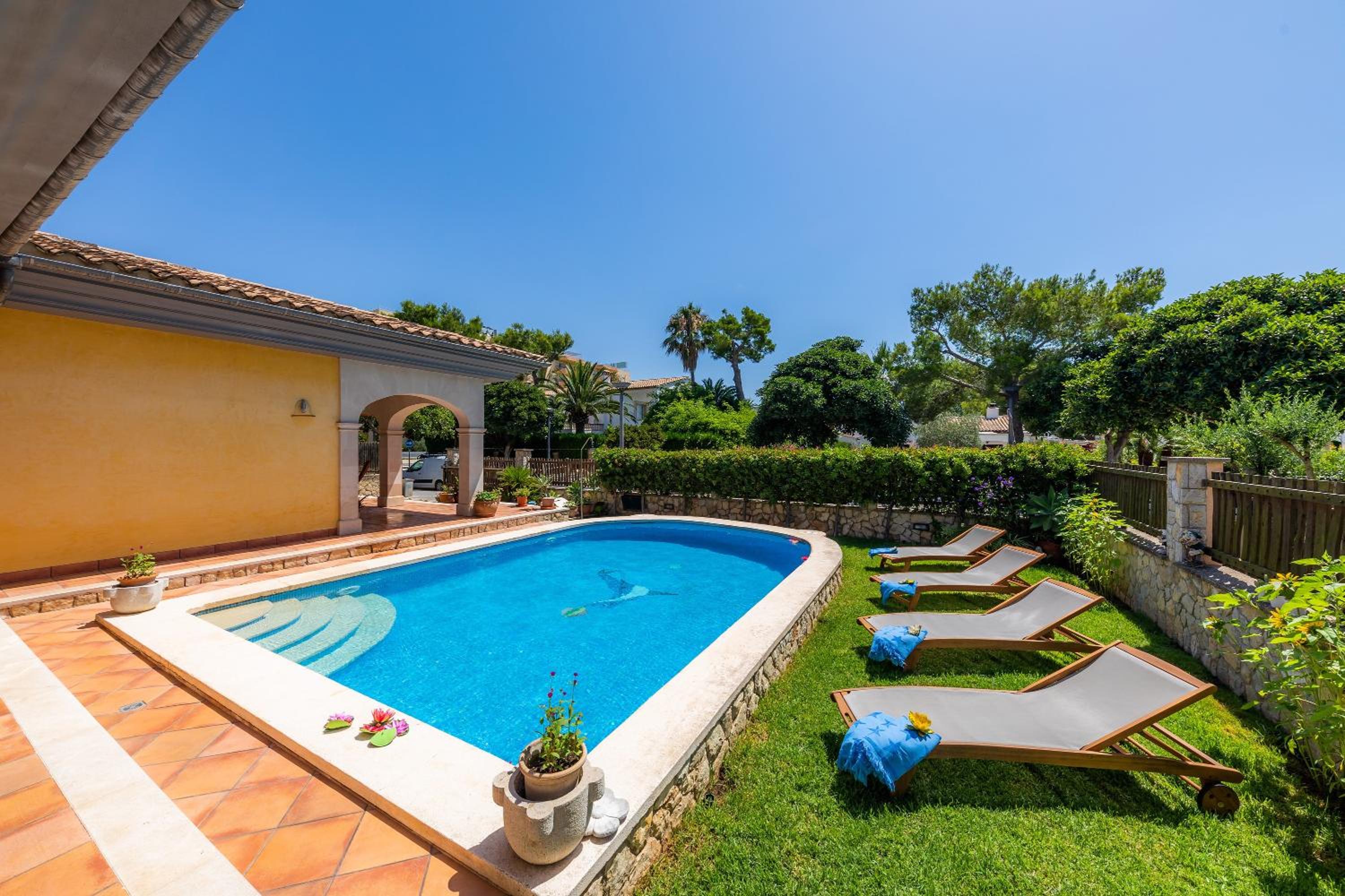 Villa with Garden View - Photo 29