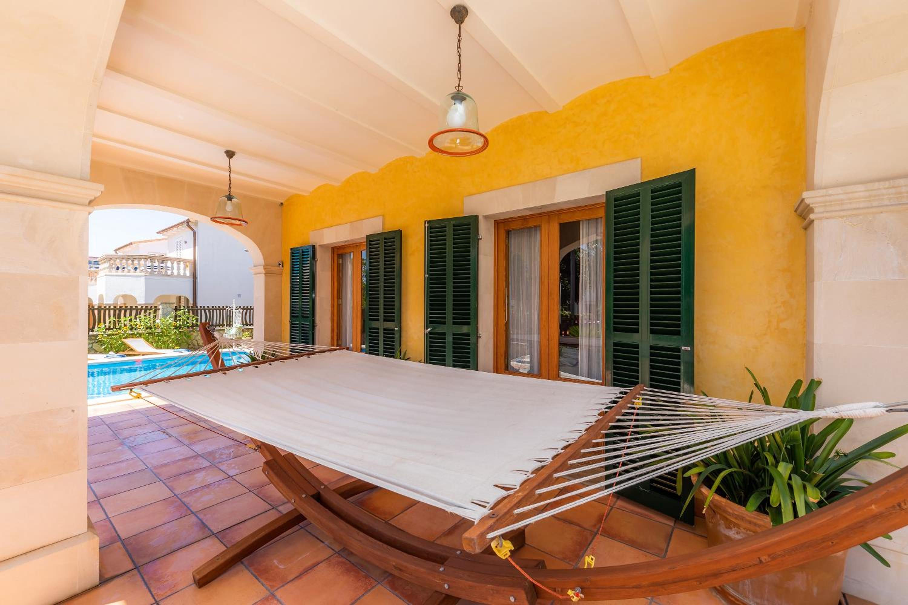 Villa with Garden View - Photo 10