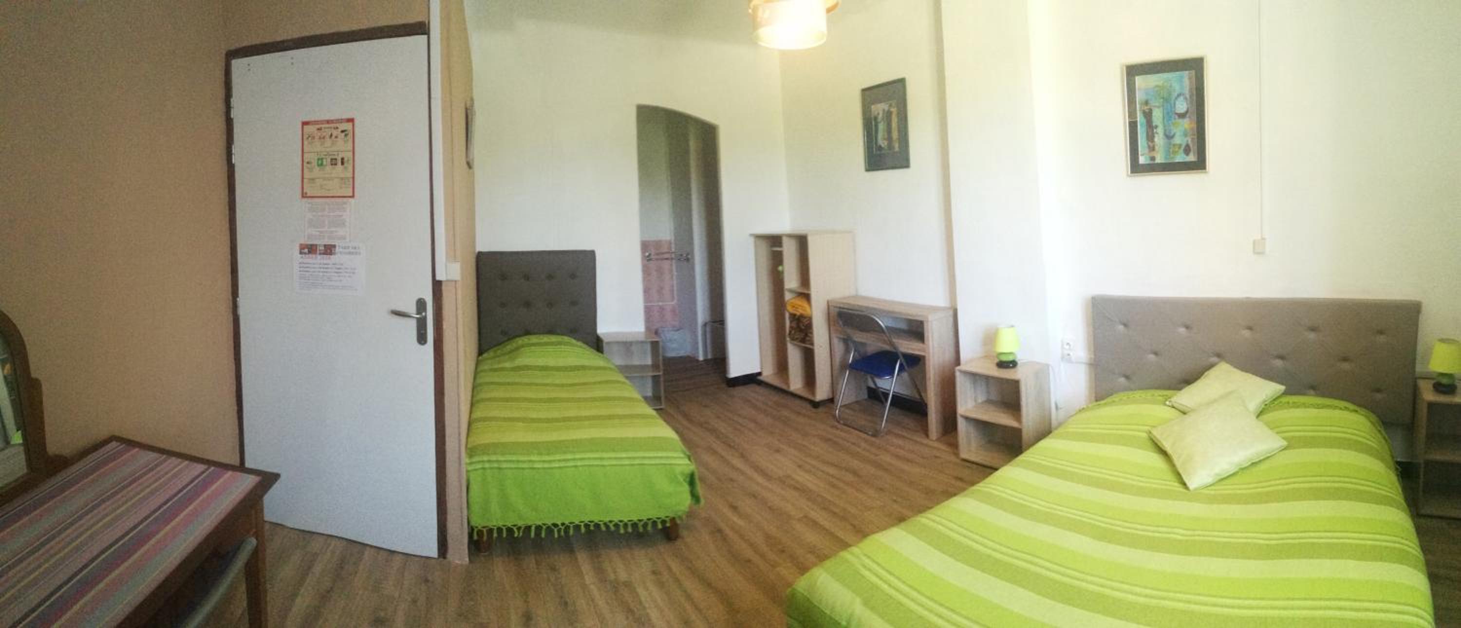 Triple Room with Private Bathroom photo 2