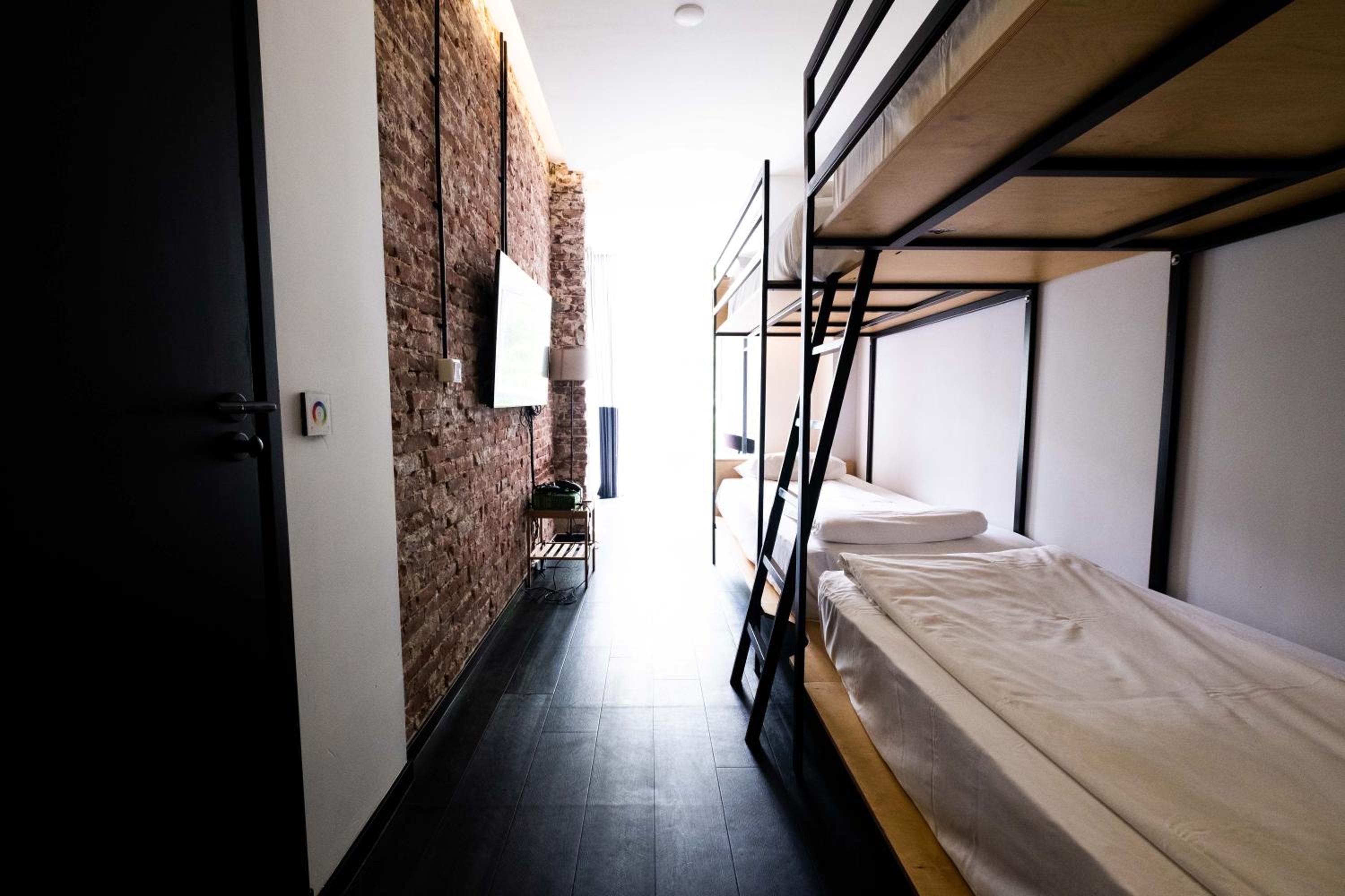 Quadruple Room with Bunk Beds thumbnail 5