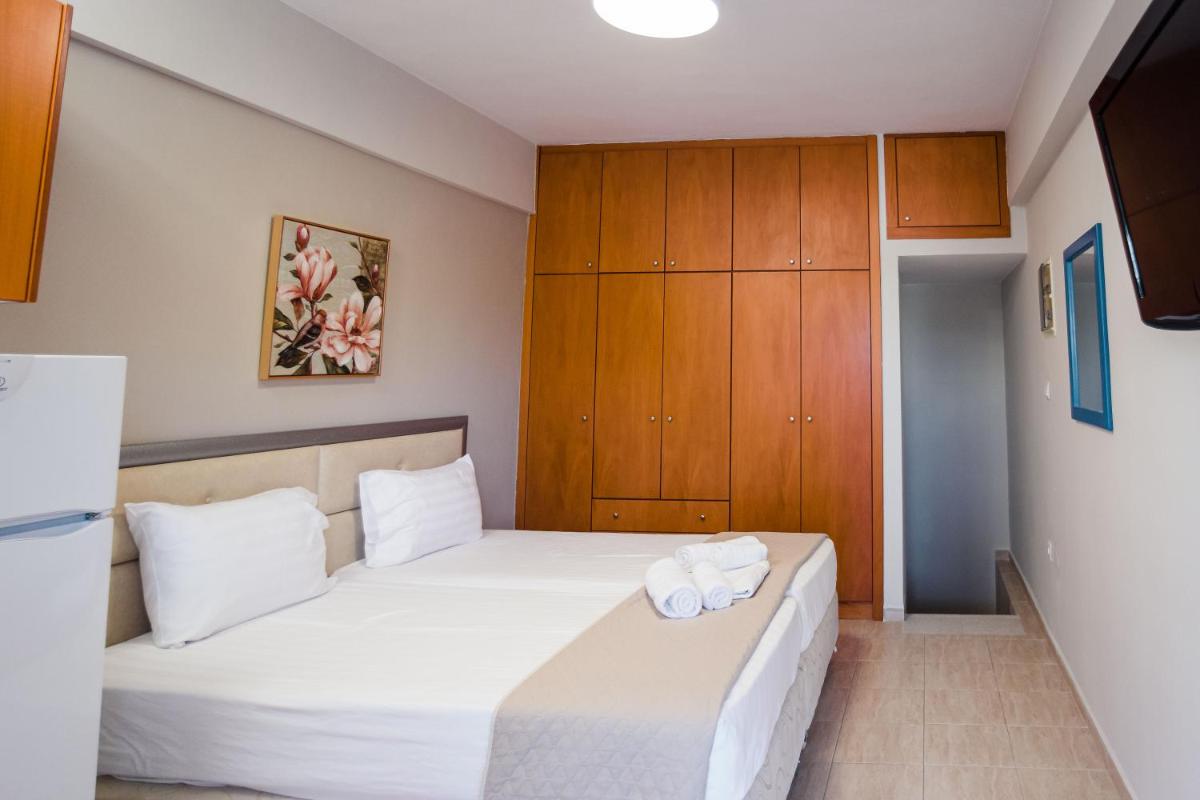  Semi basement Maisonette