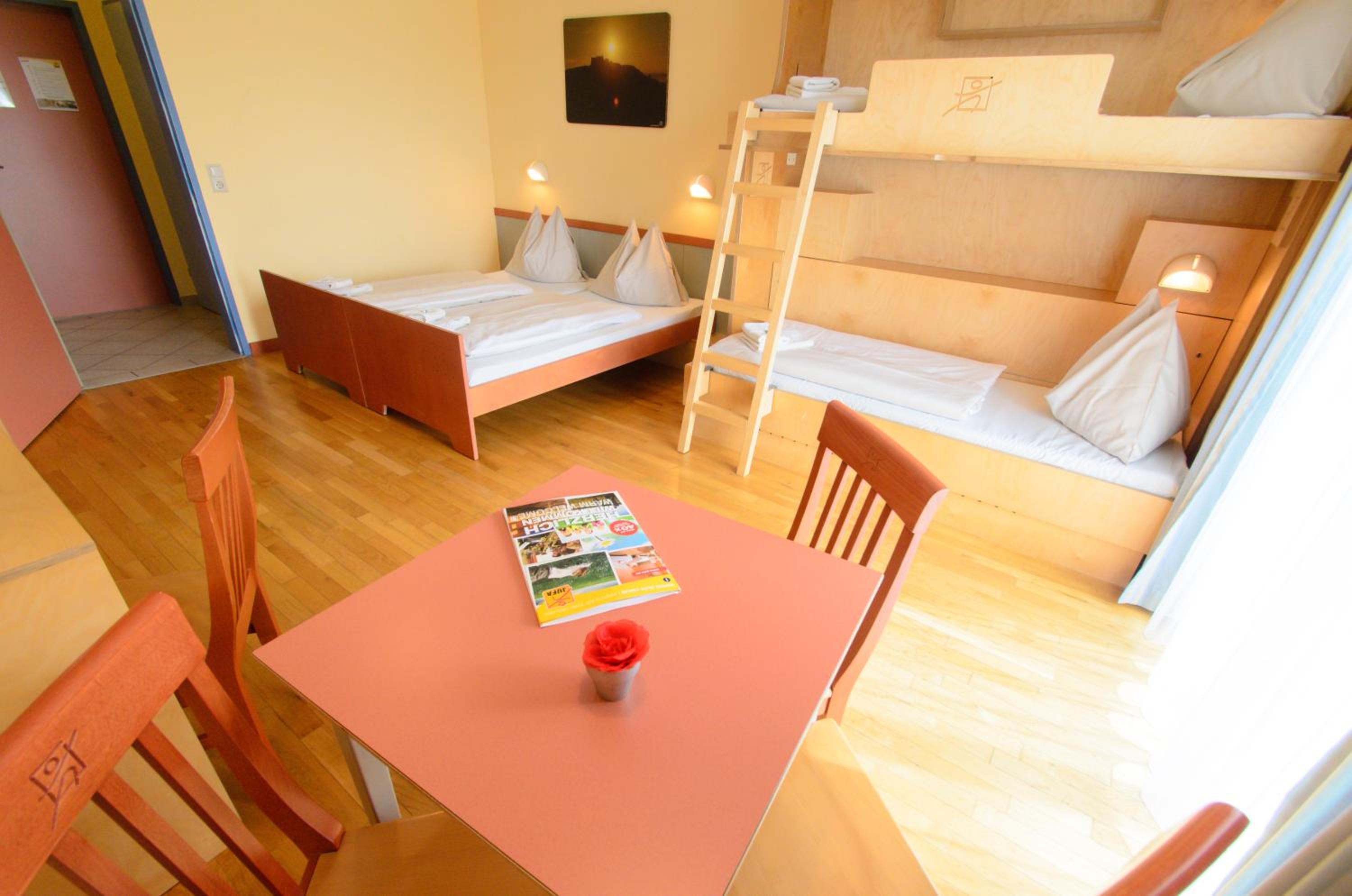 Quadruple Room with Balcony - Photo 3