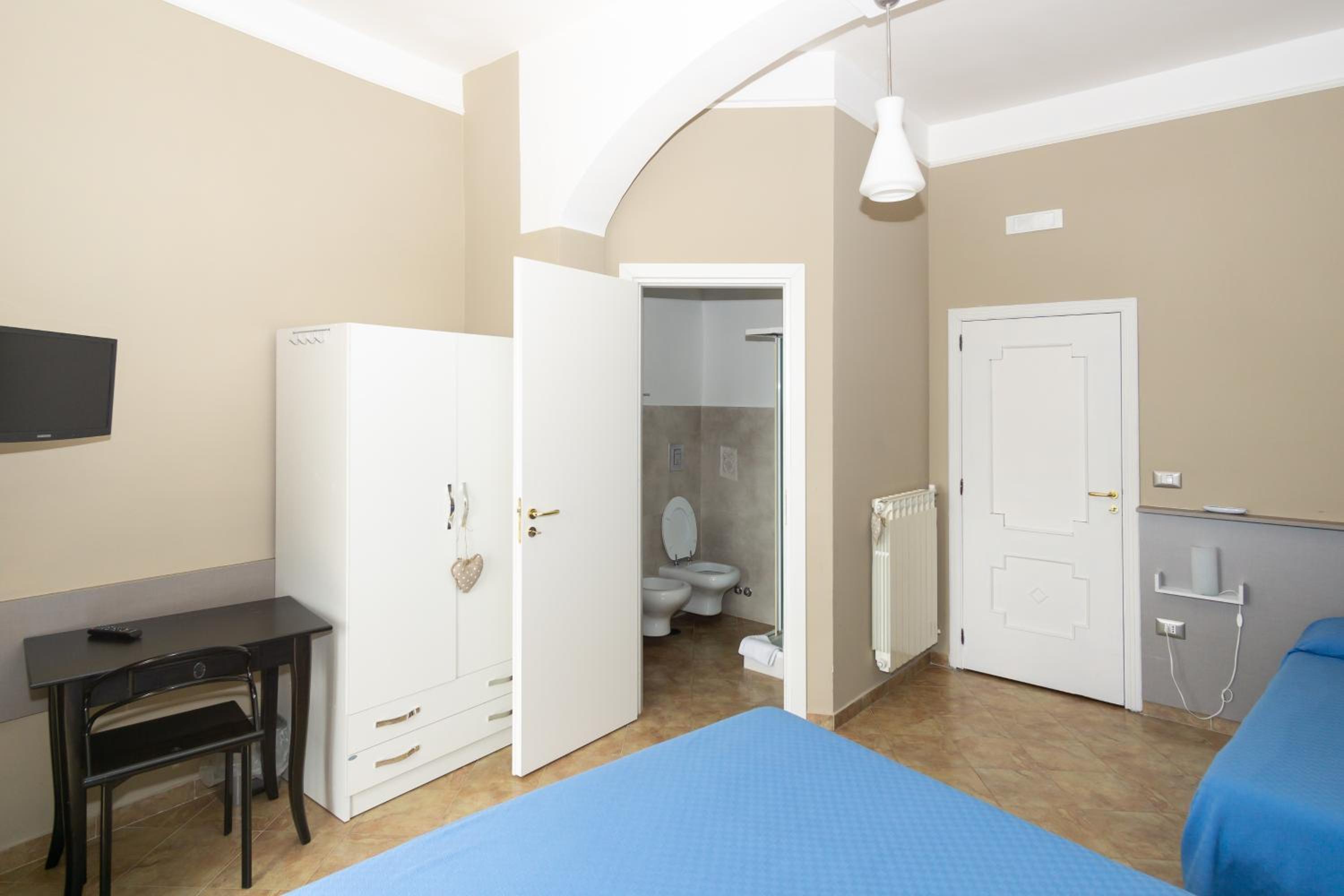 Double Room photo 3