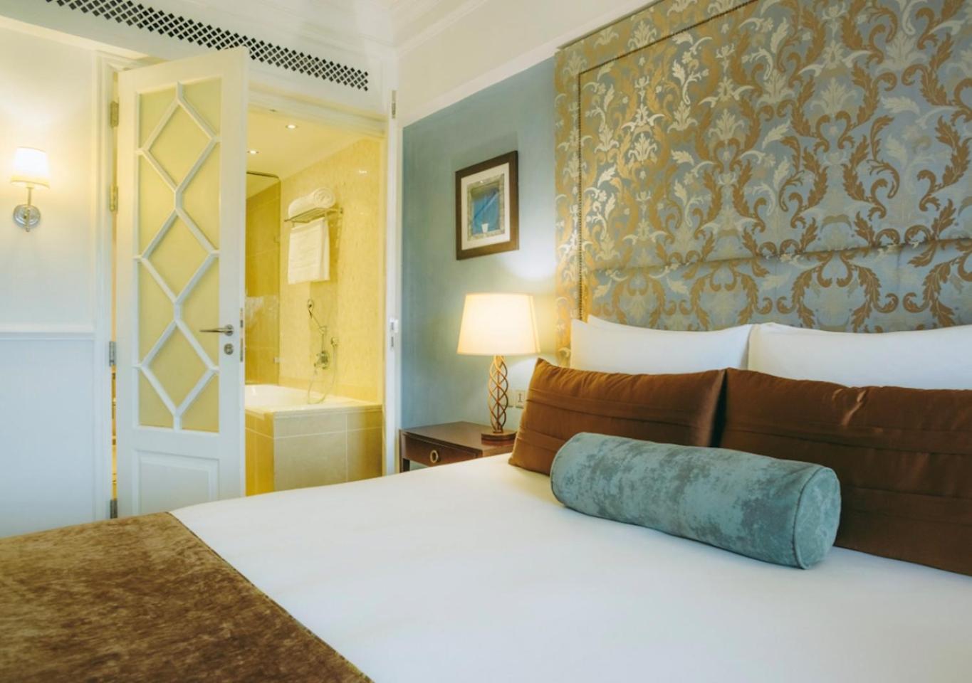Deluxe King Room photo 1