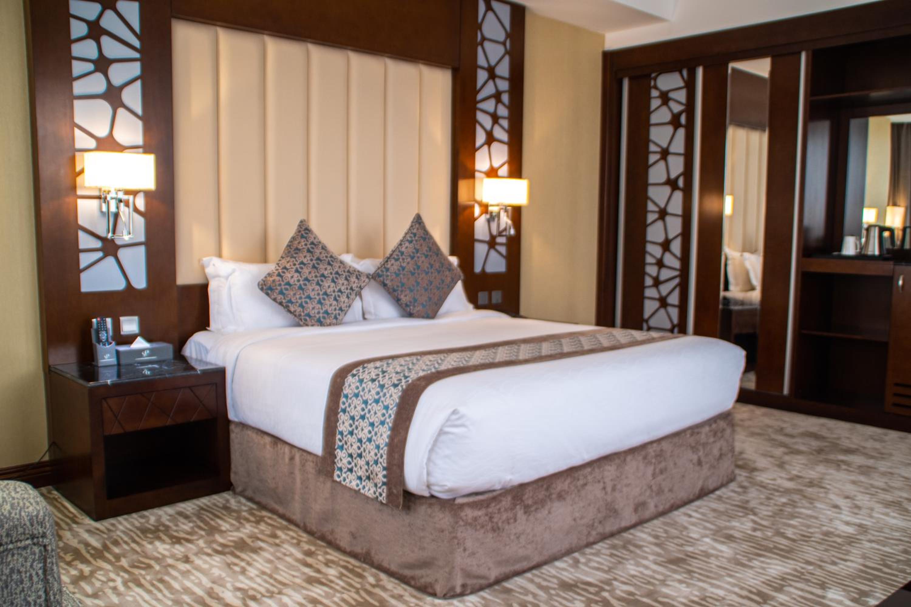 Standard King Room - Photo 1