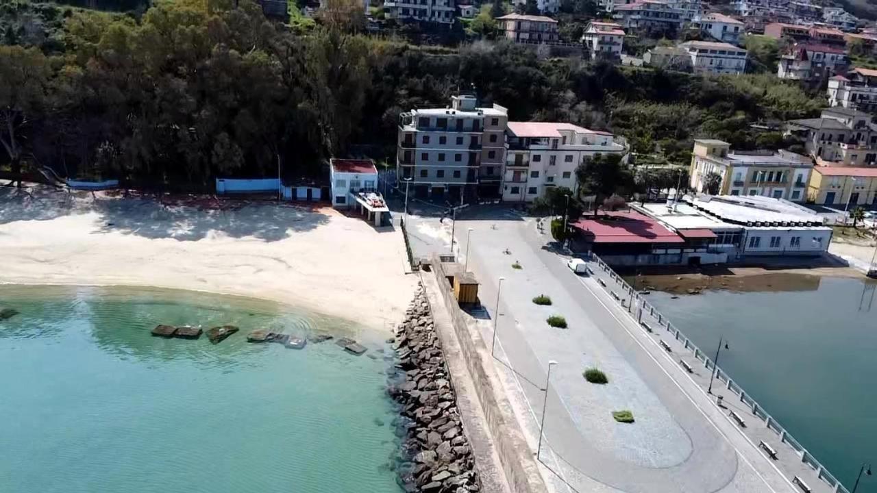 Deluxe Quadruple Room with Sea View photo 2