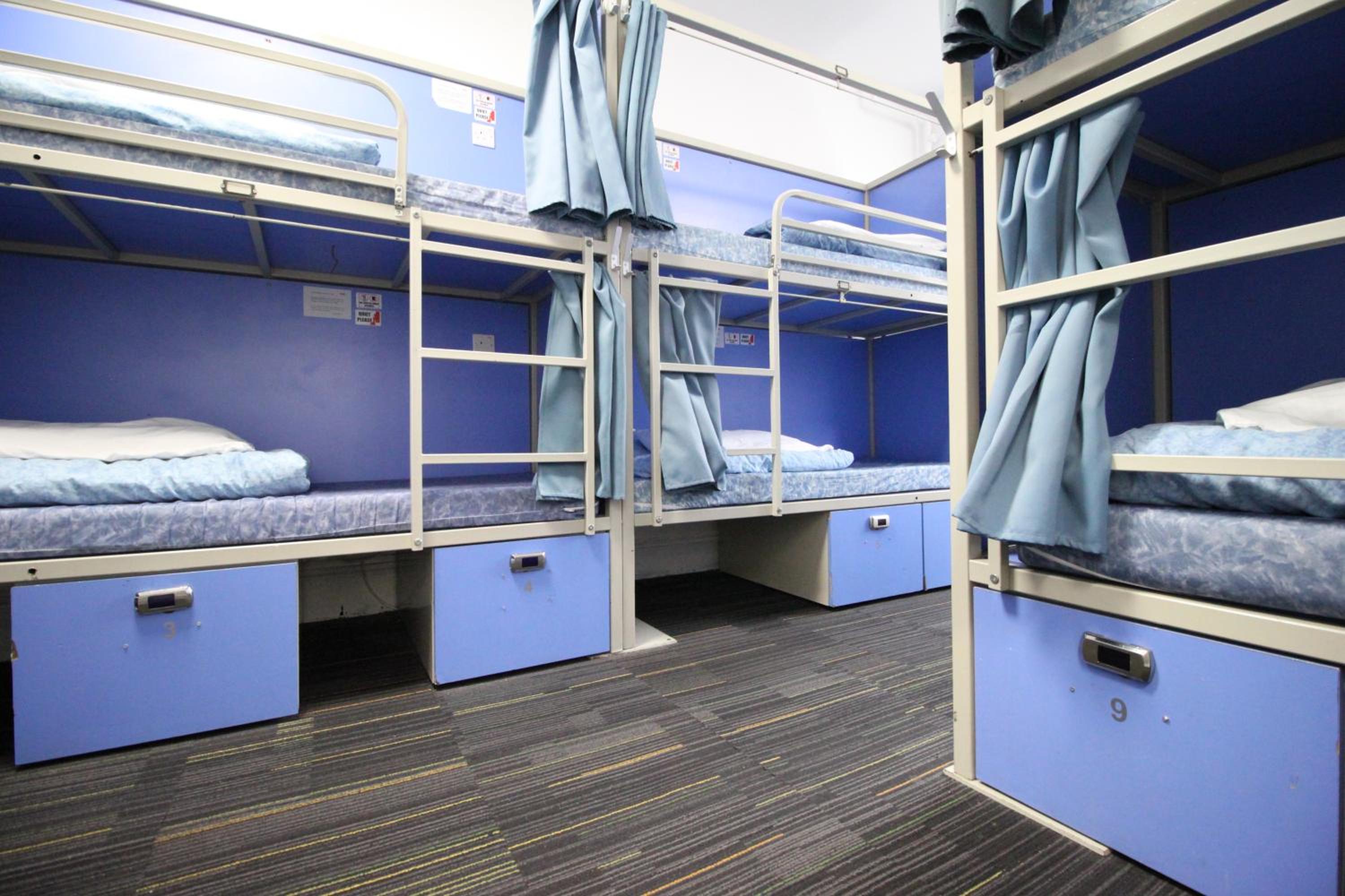 Bed in 15-Bed Mixed Dormitory Room (18-45 Years) photo 1