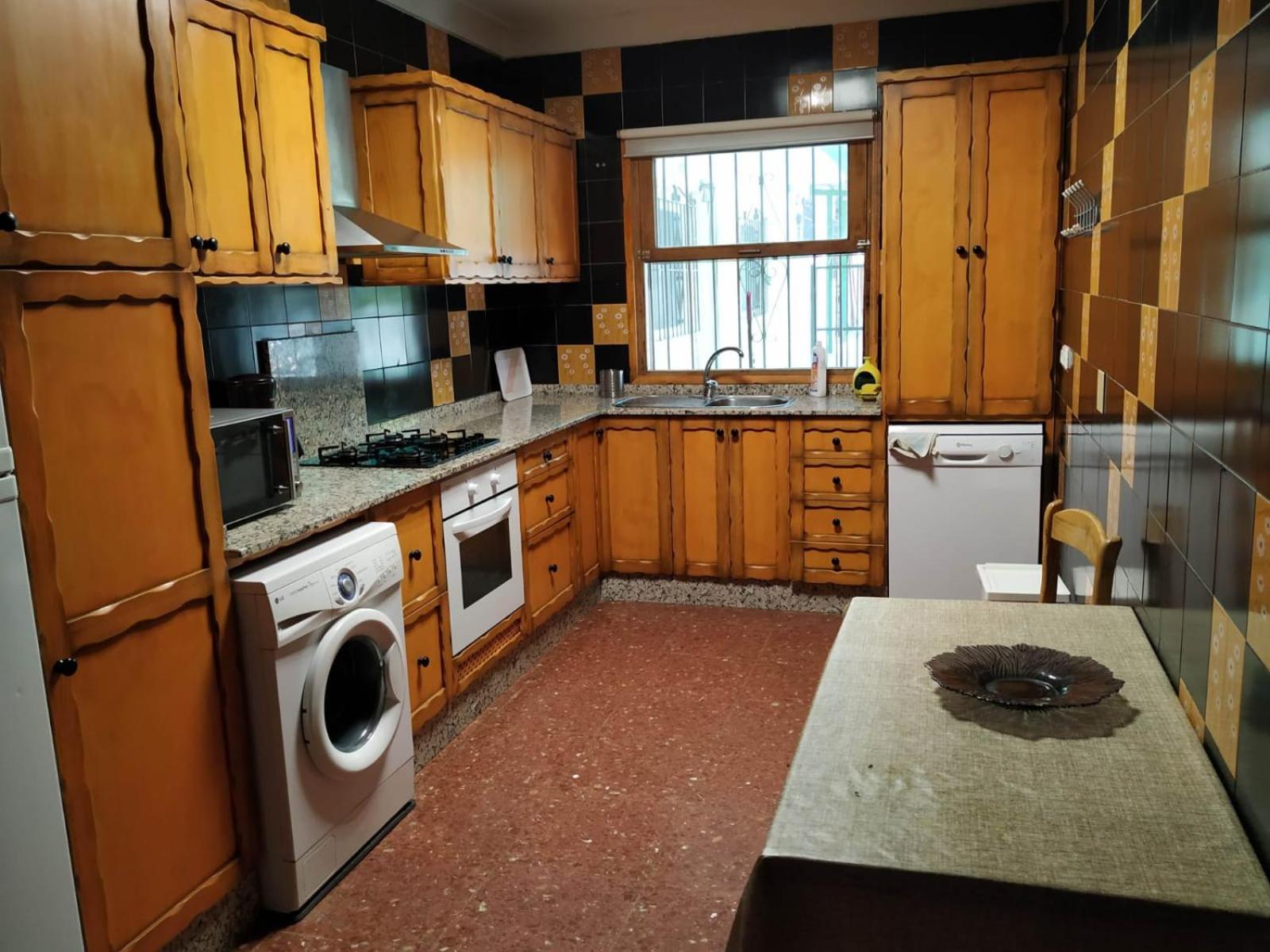 Three-Bedroom House photo 3