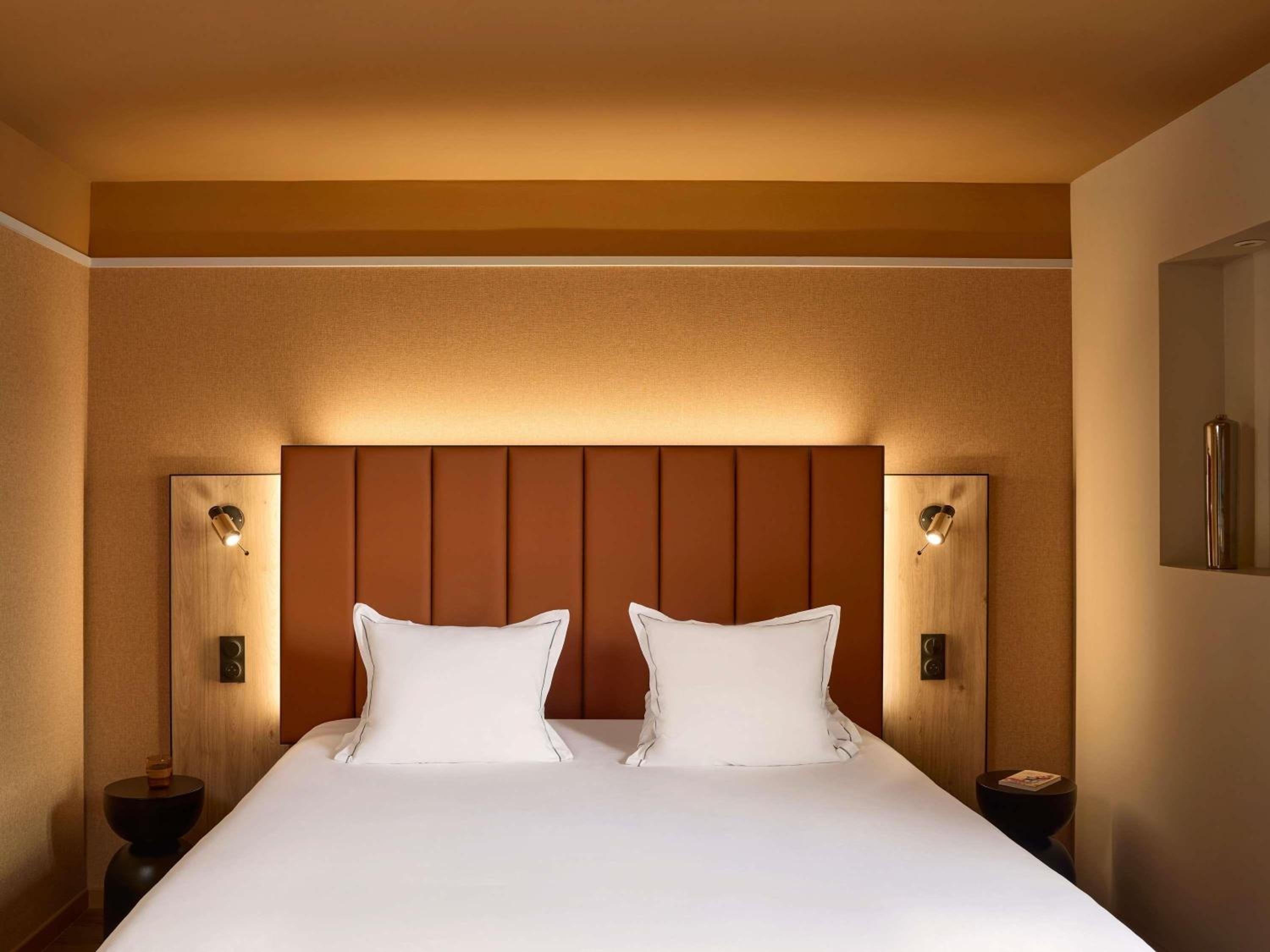 Deluxe Room 1 King Bed