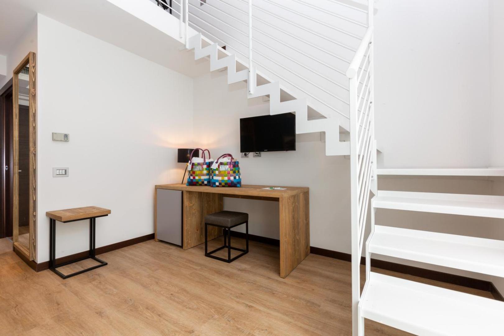 Studio - Split Level photo 3