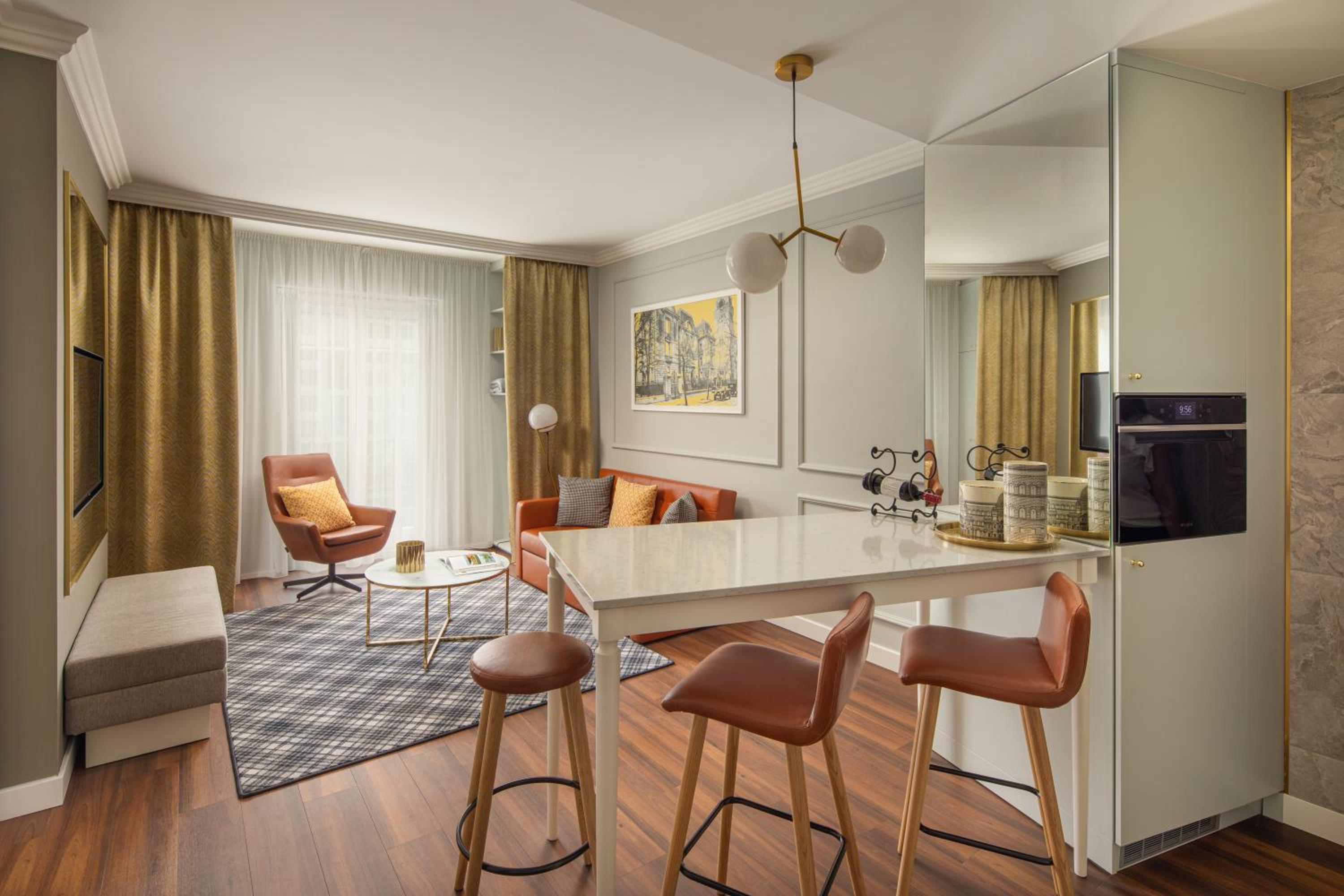 Deluxe Suite - Photo 1