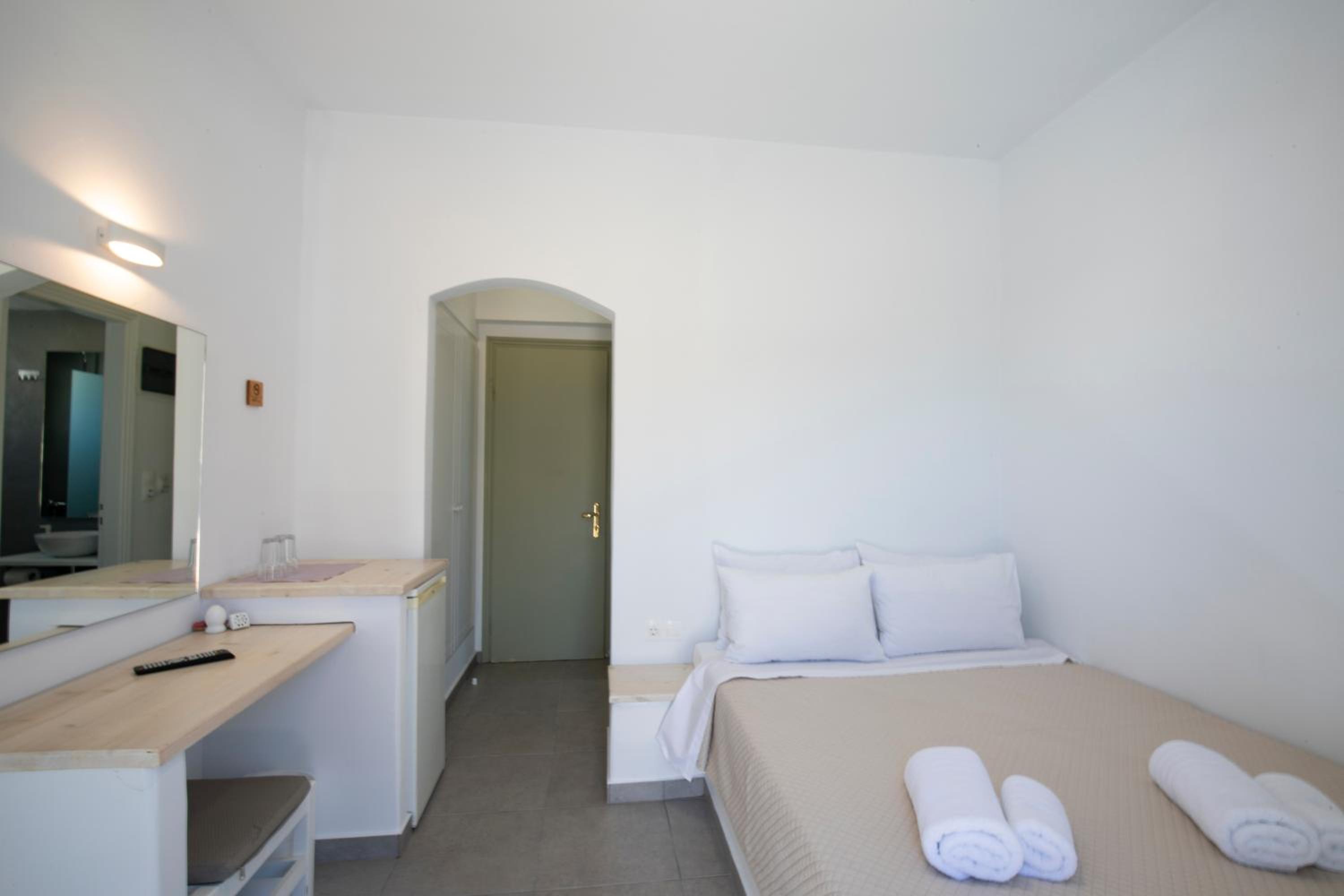 Economy Double Room photo 2