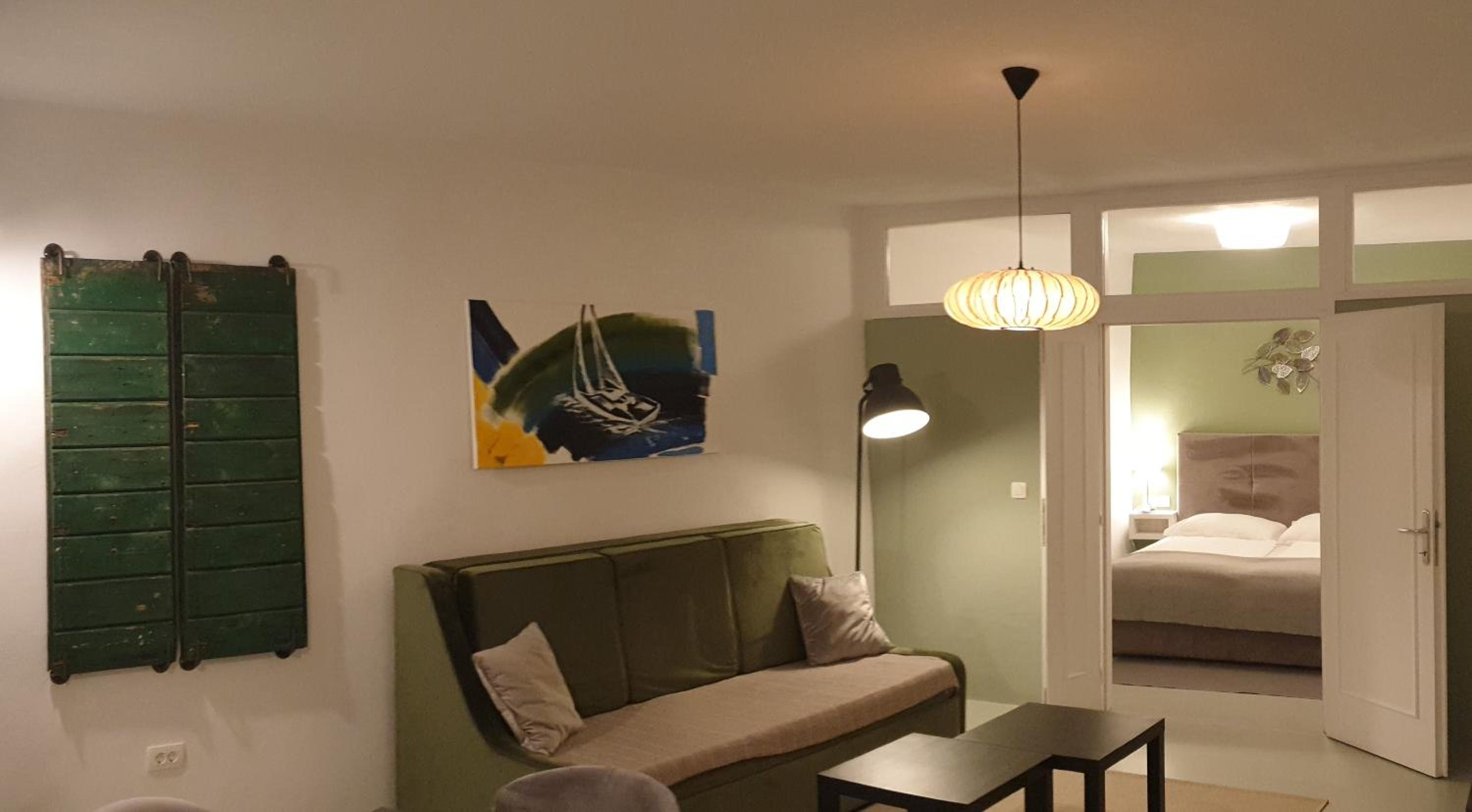 One-Bedroom Apartment photo 3