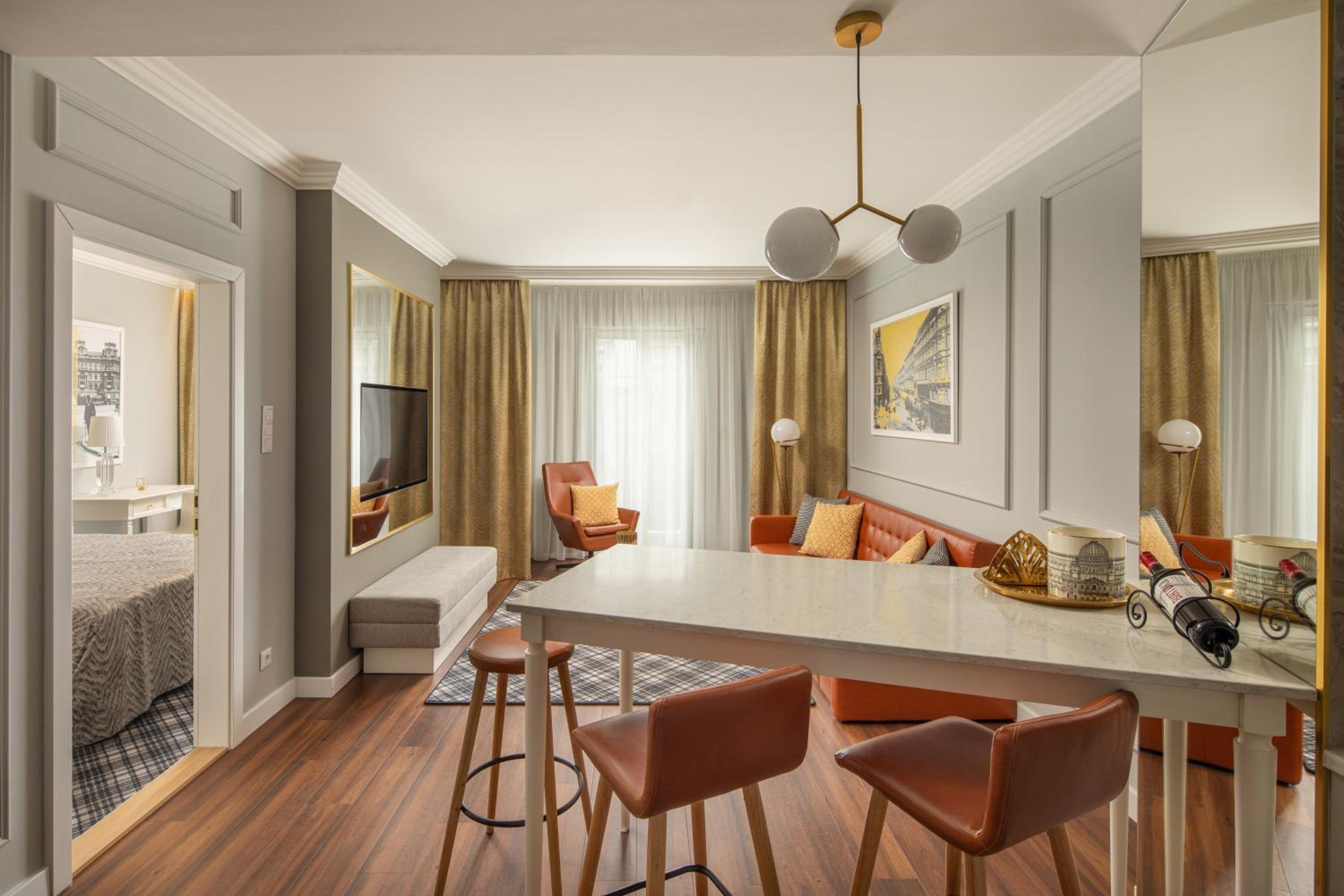 Grand Deluxe Suite - Photo 1