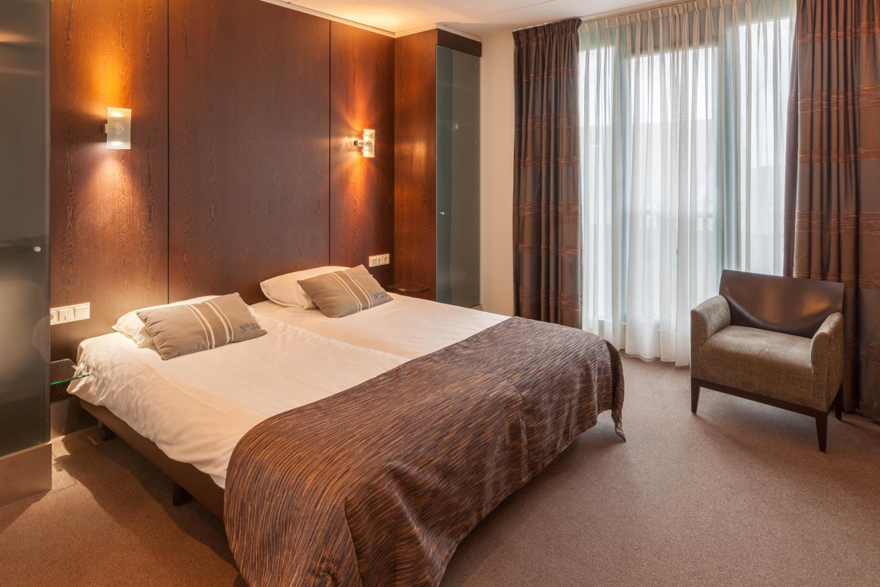 Deluxe Twin Room - Photo 17