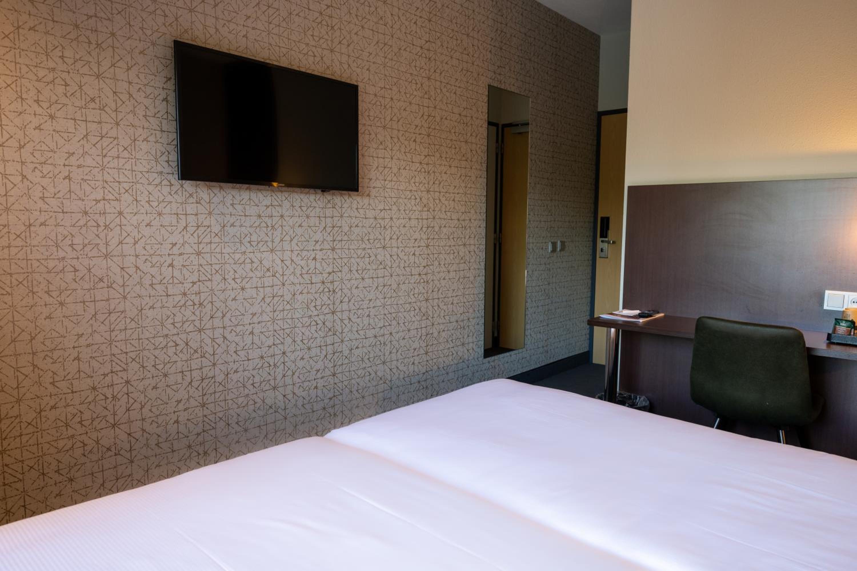 Twin Room - Photo 5