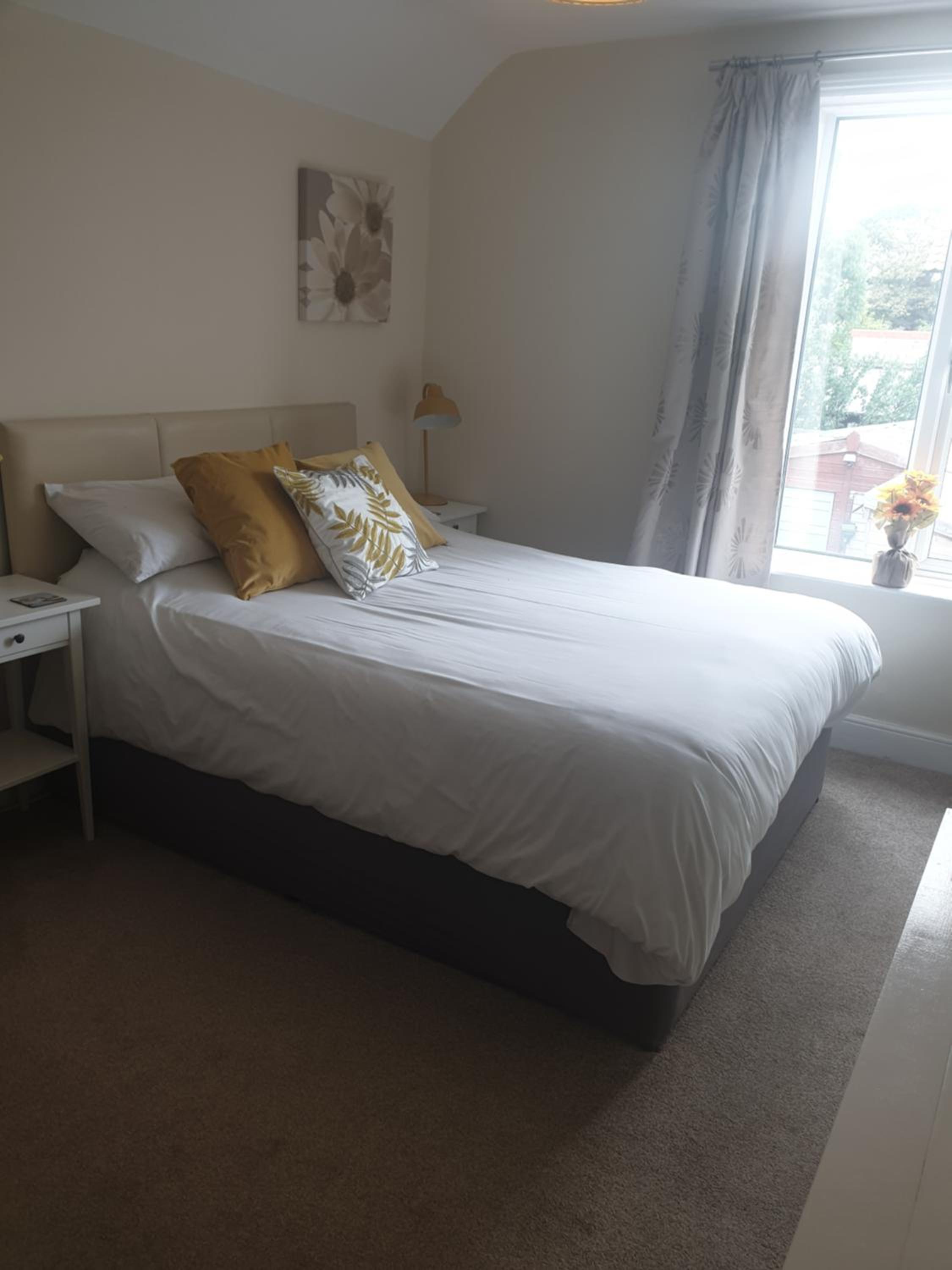 Deluxe Double Room with Shower
