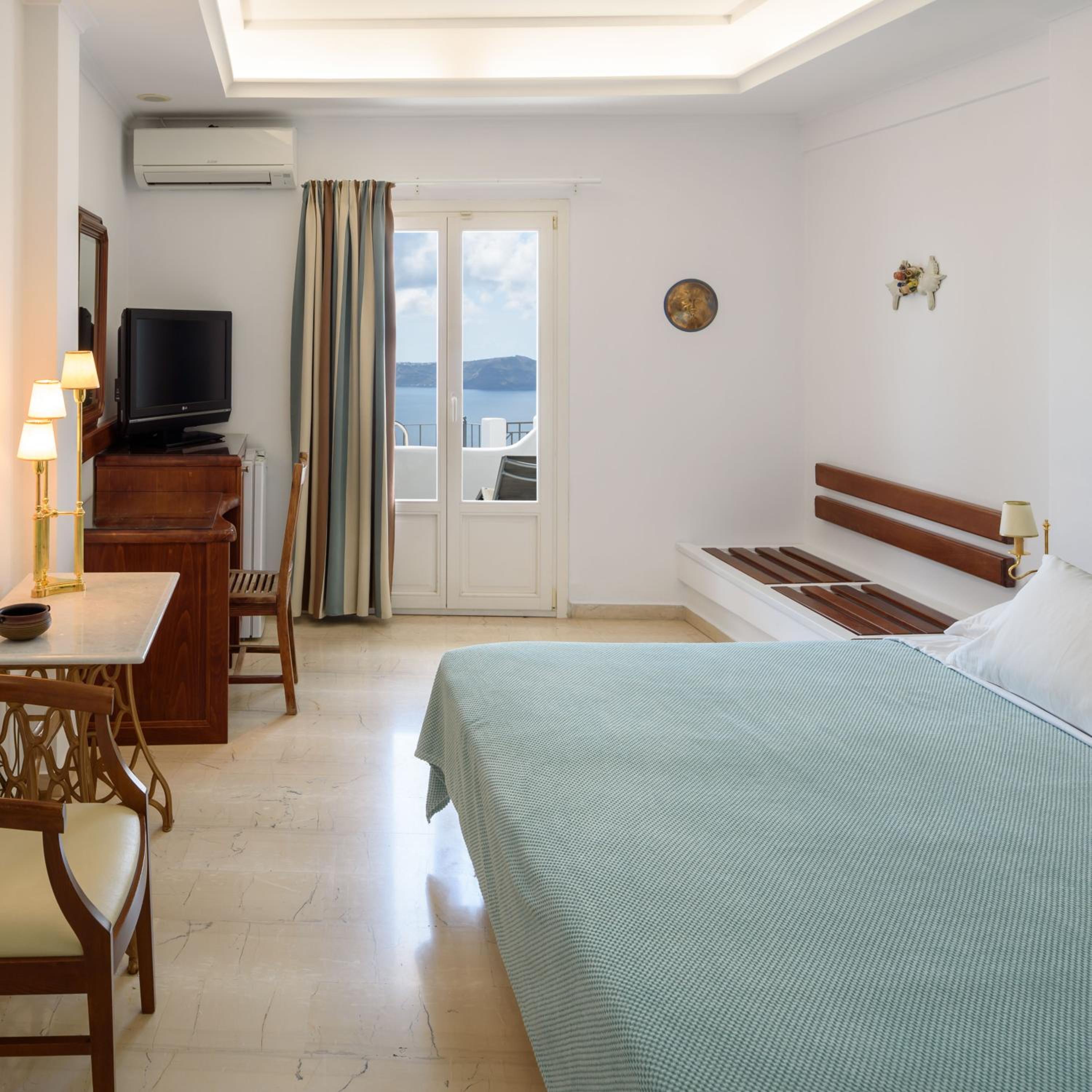 Double or Twin Room - Photo 12