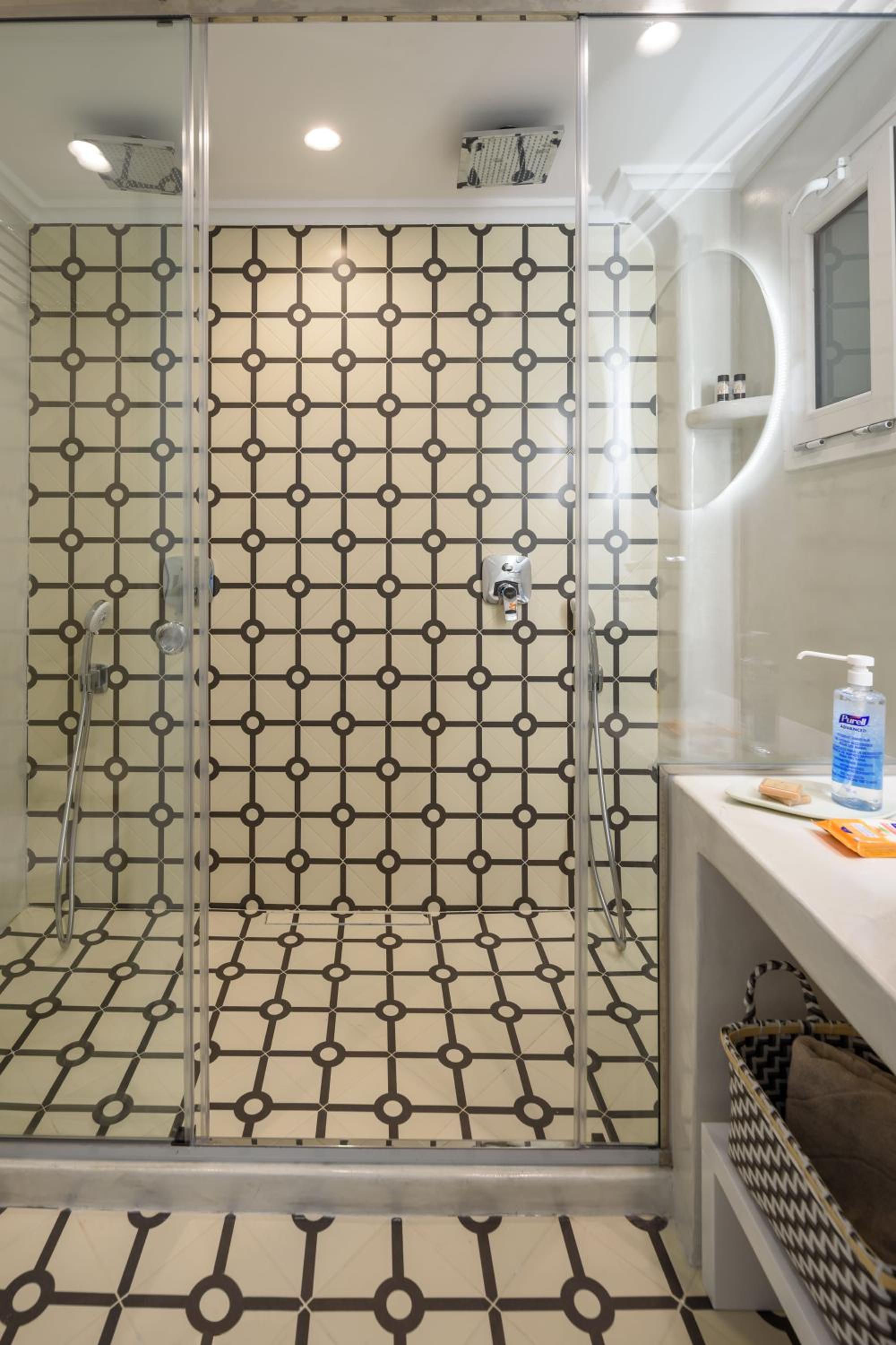 Double or Twin Room - Photo 15